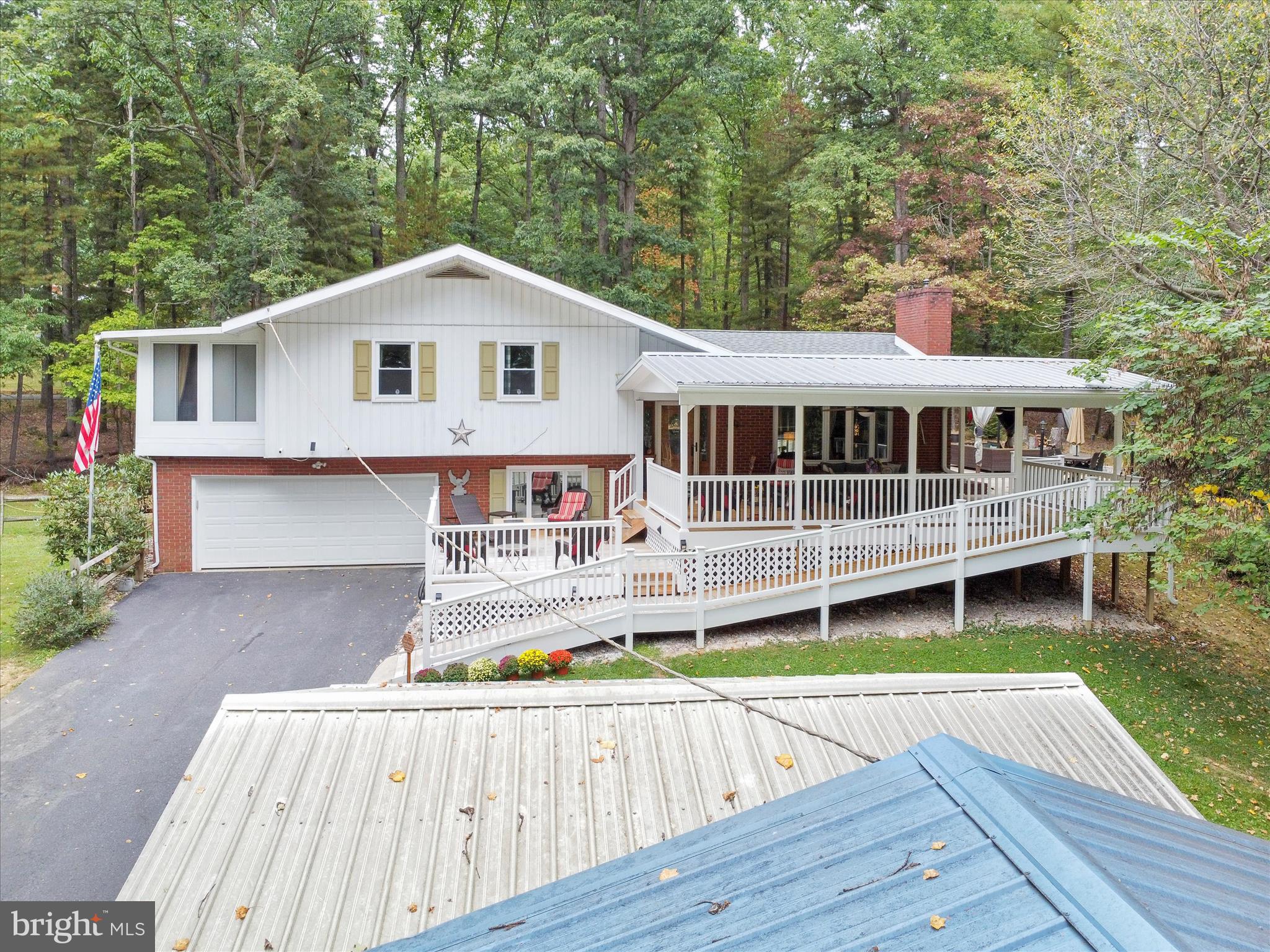 KNOB HILL - Residential