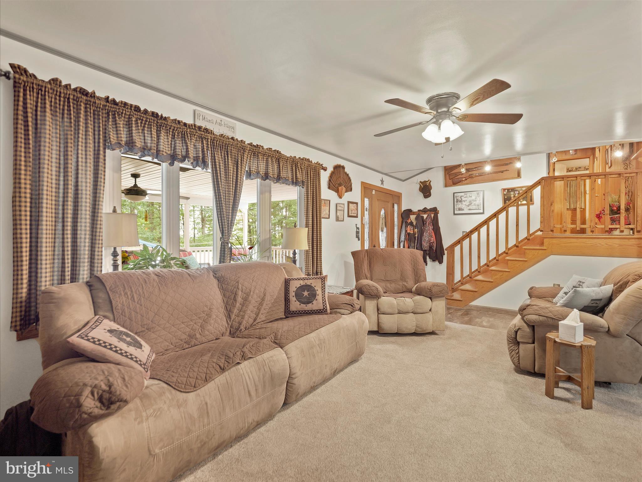 KNOB HILL - Residential