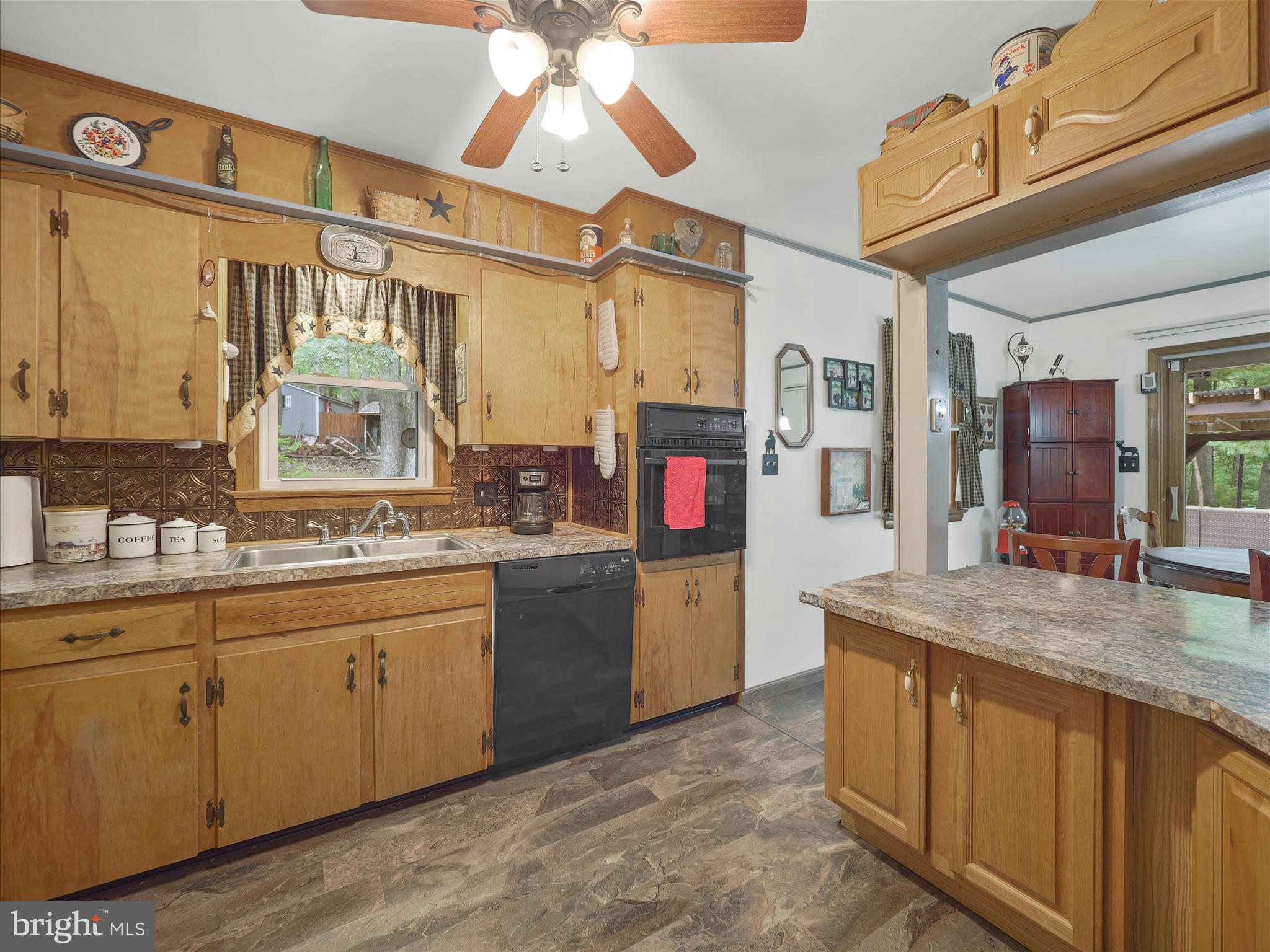 KNOB HILL - Residential