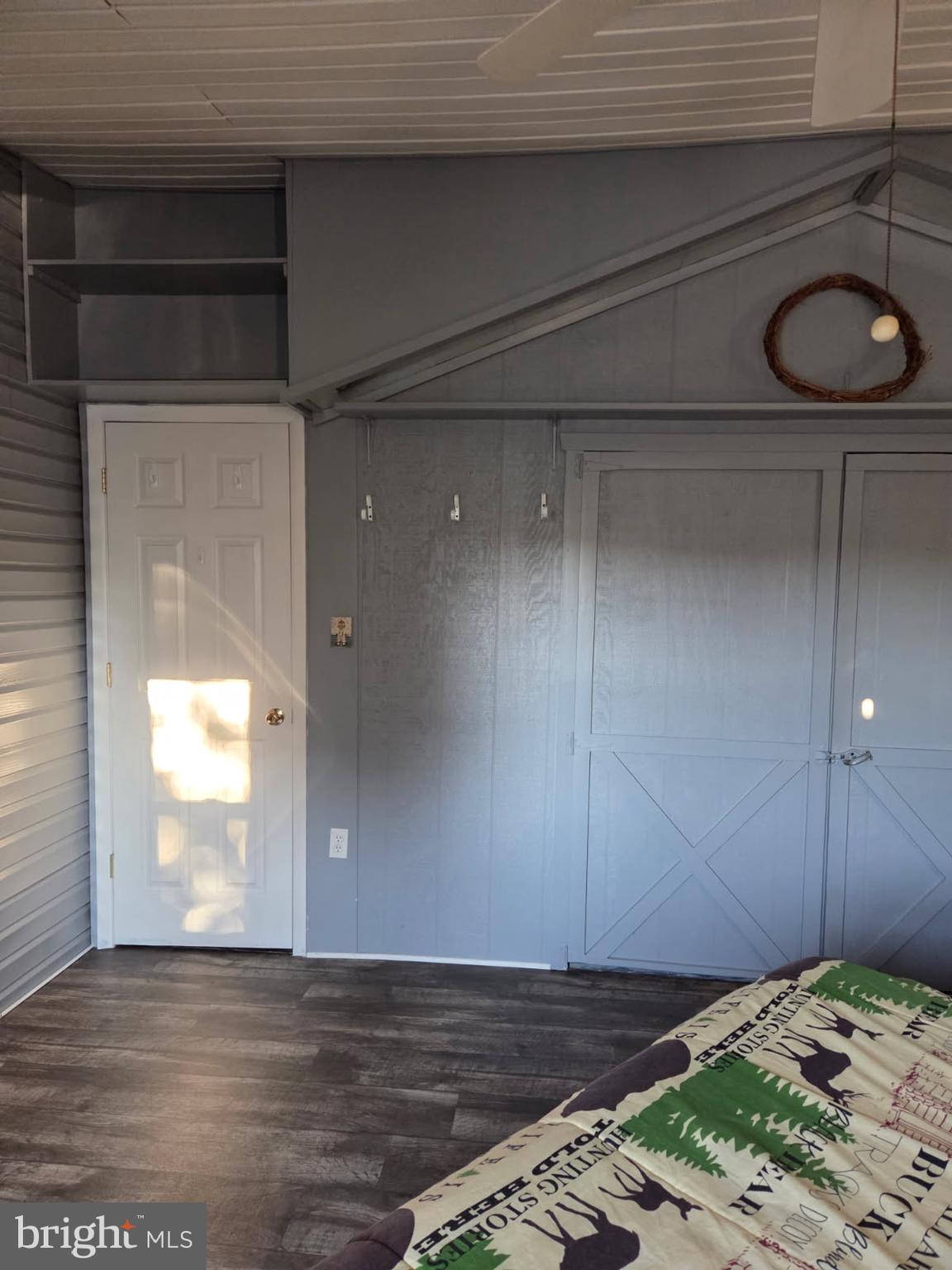 INDIAN ACRES - Residential