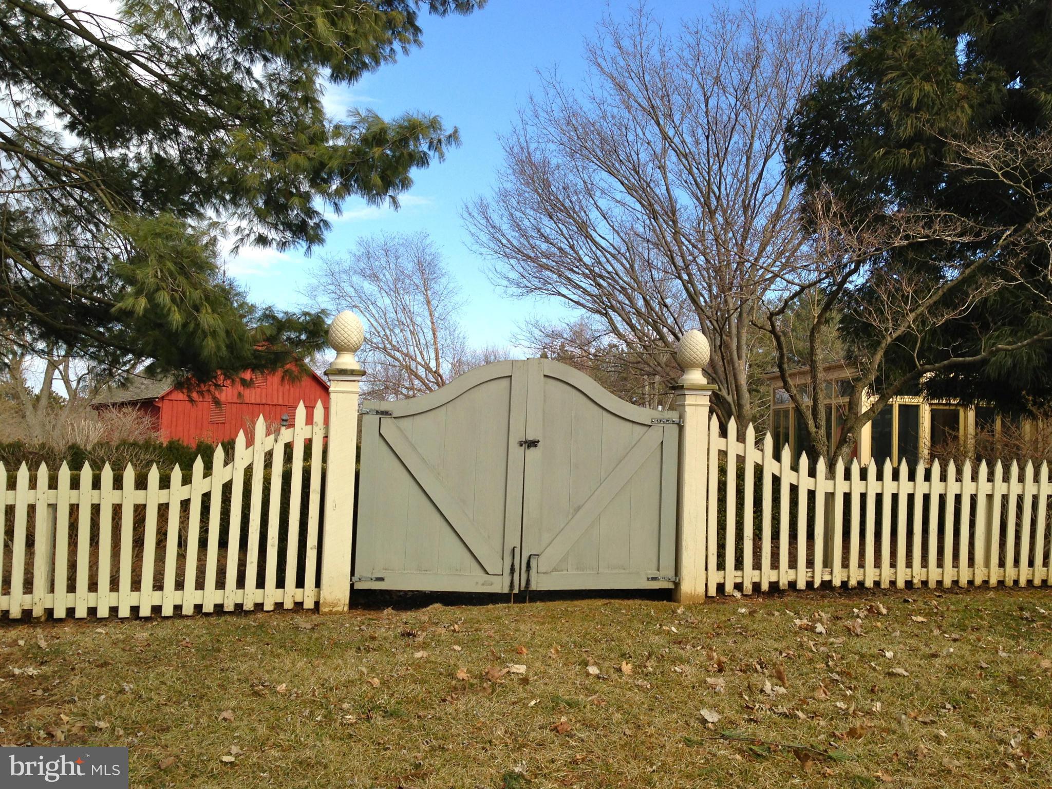 HUNTING HILL FARMS - Residential