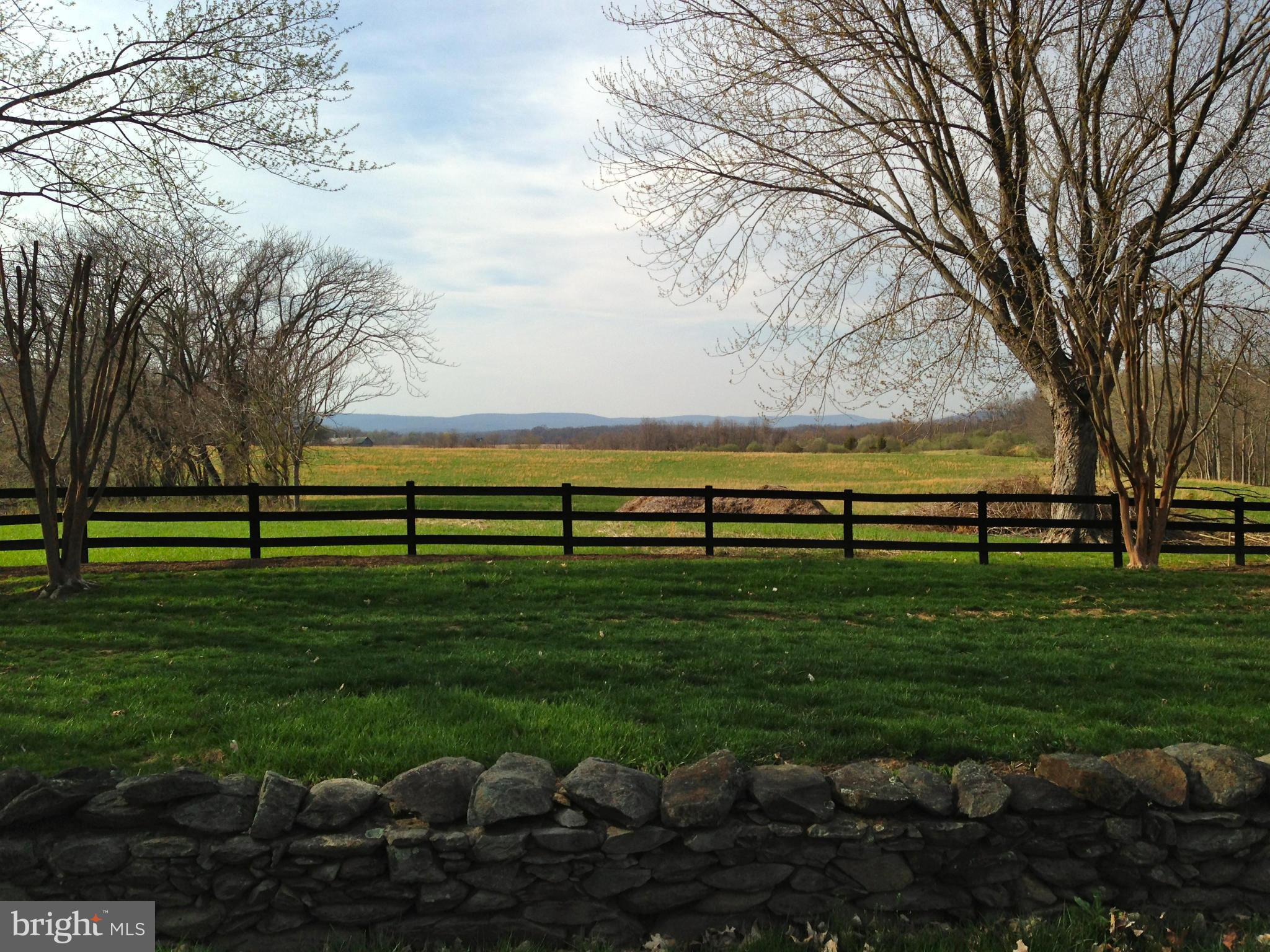 HUNTING HILL FARMS - Residential