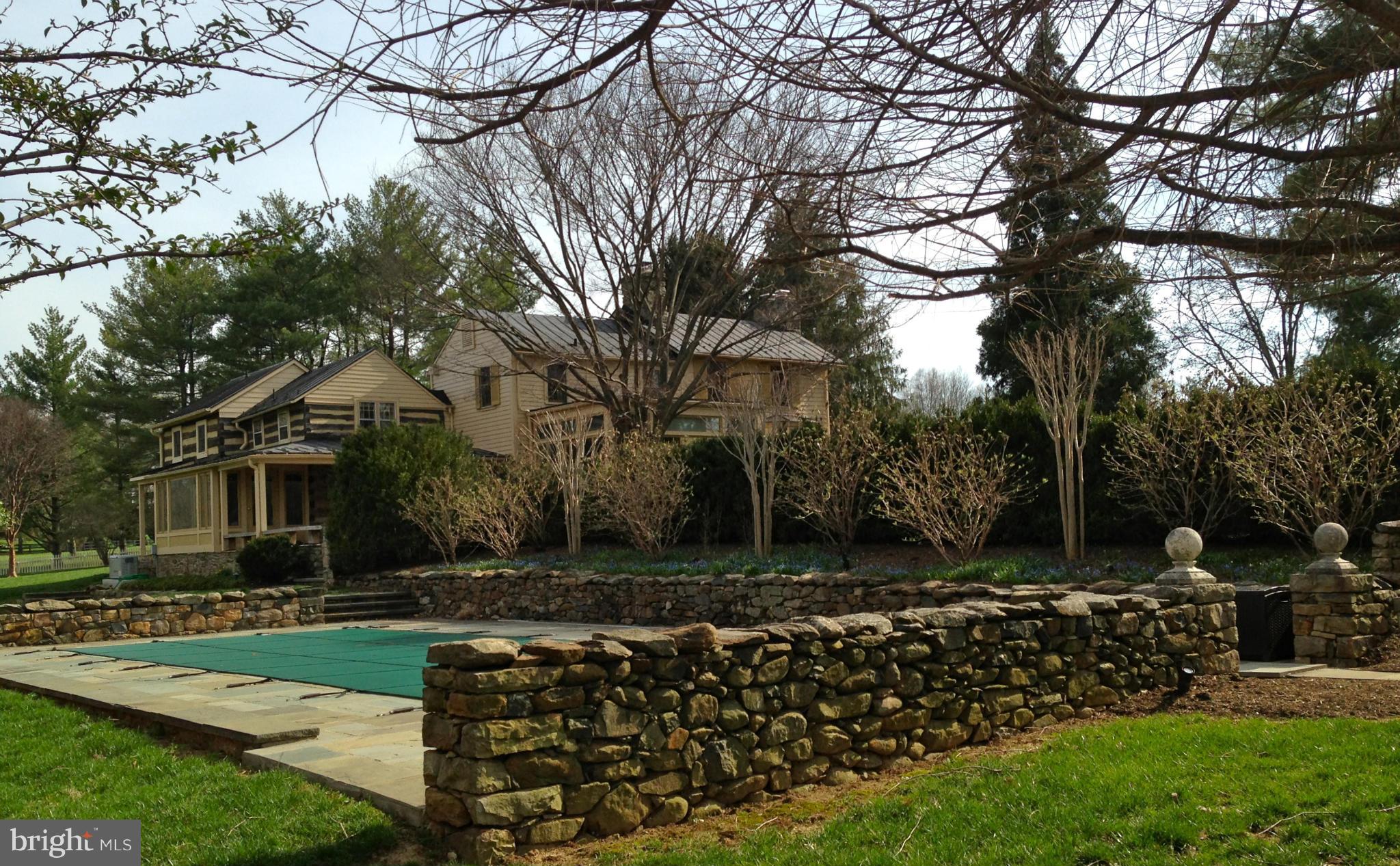 HUNTING HILL FARMS - Residential