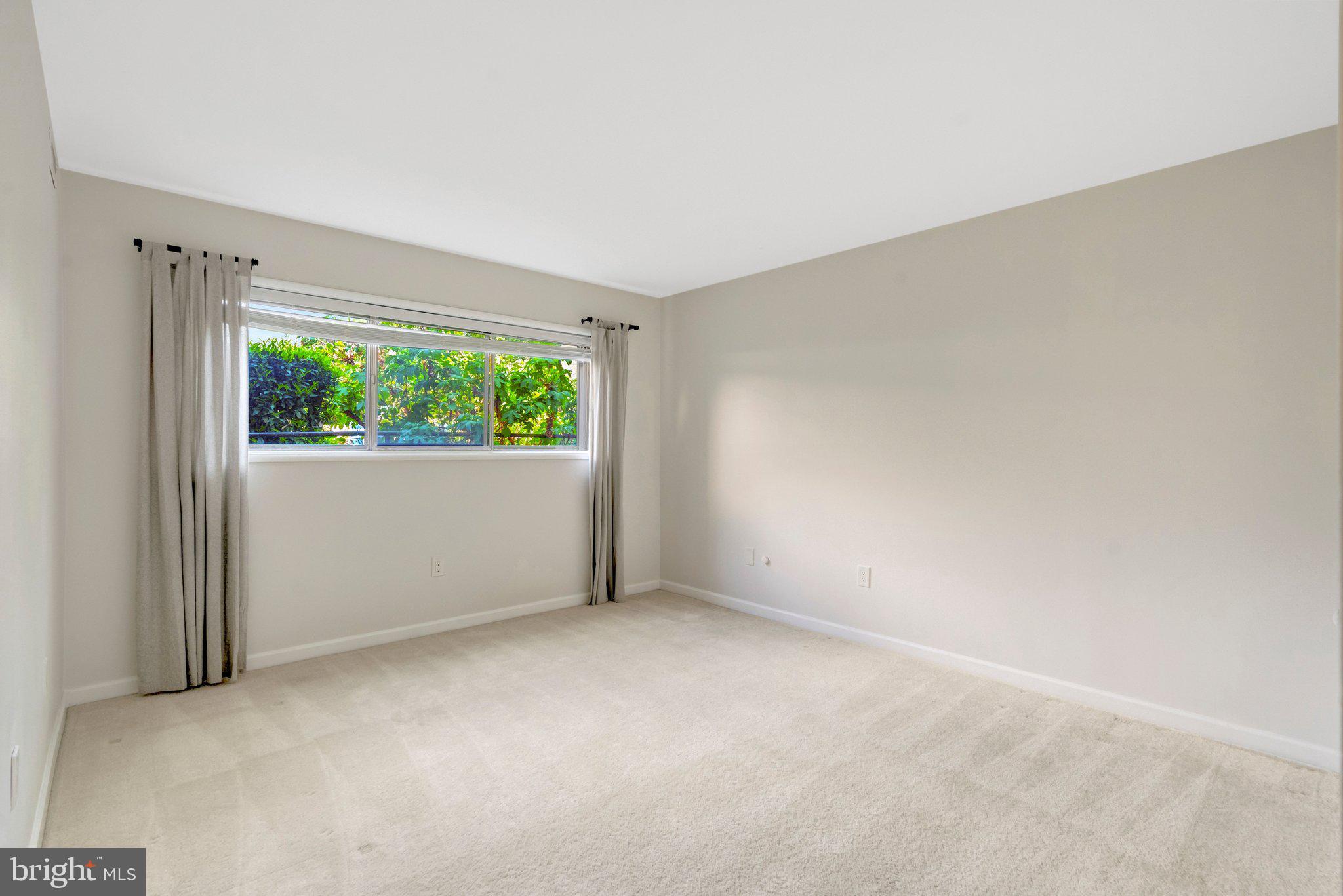 MCLEAN HILLS - Residential