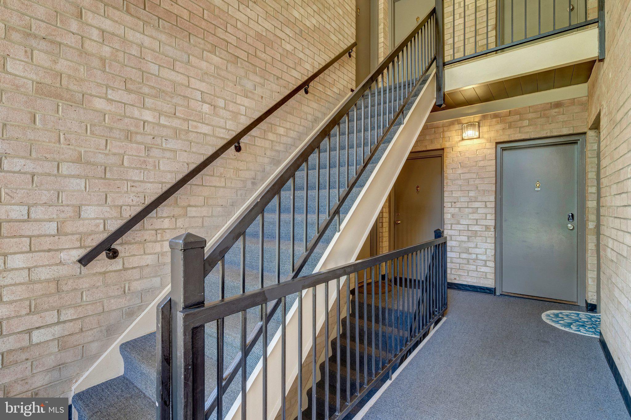 MCLEAN HILLS - Residential