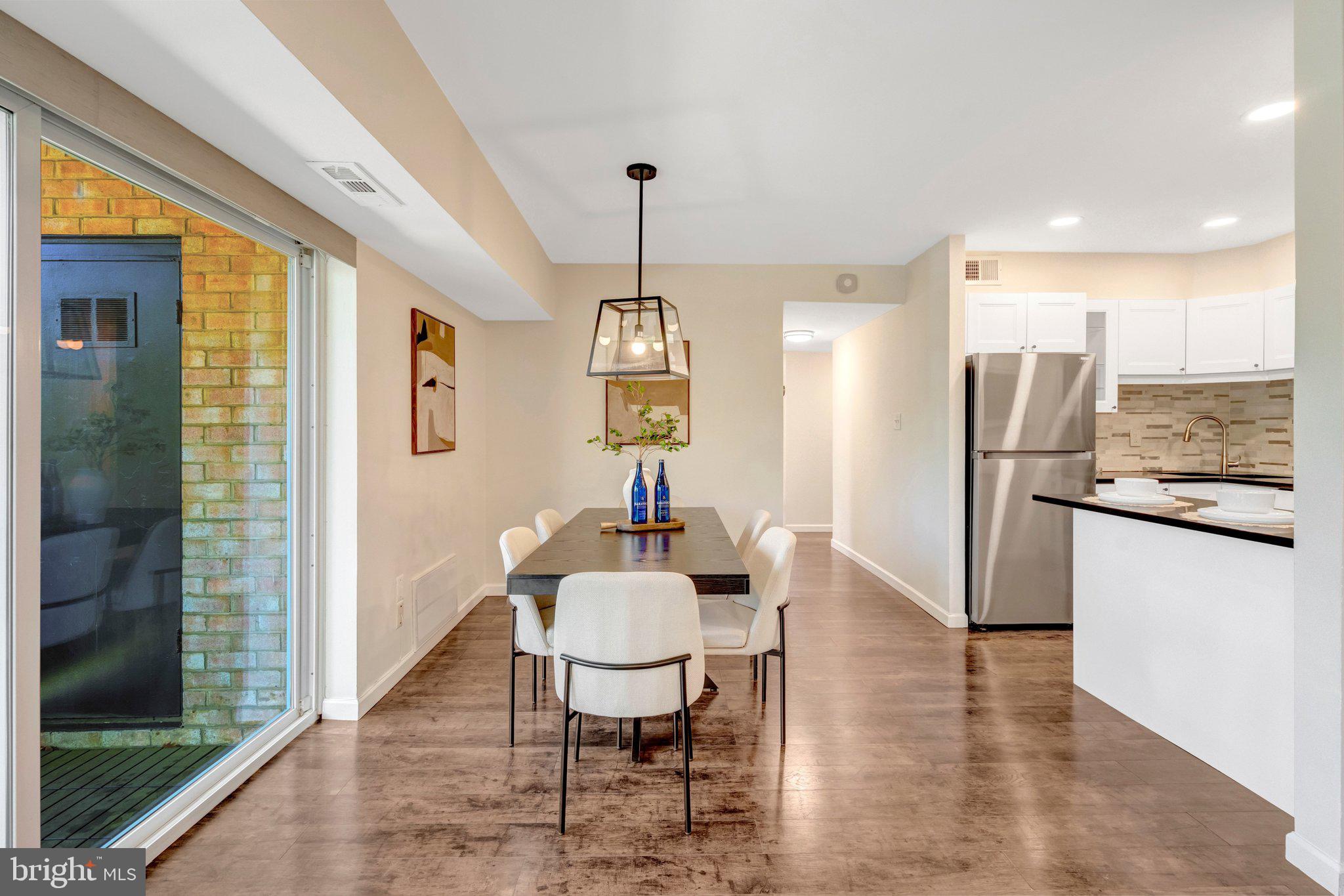 MCLEAN HILLS - Residential