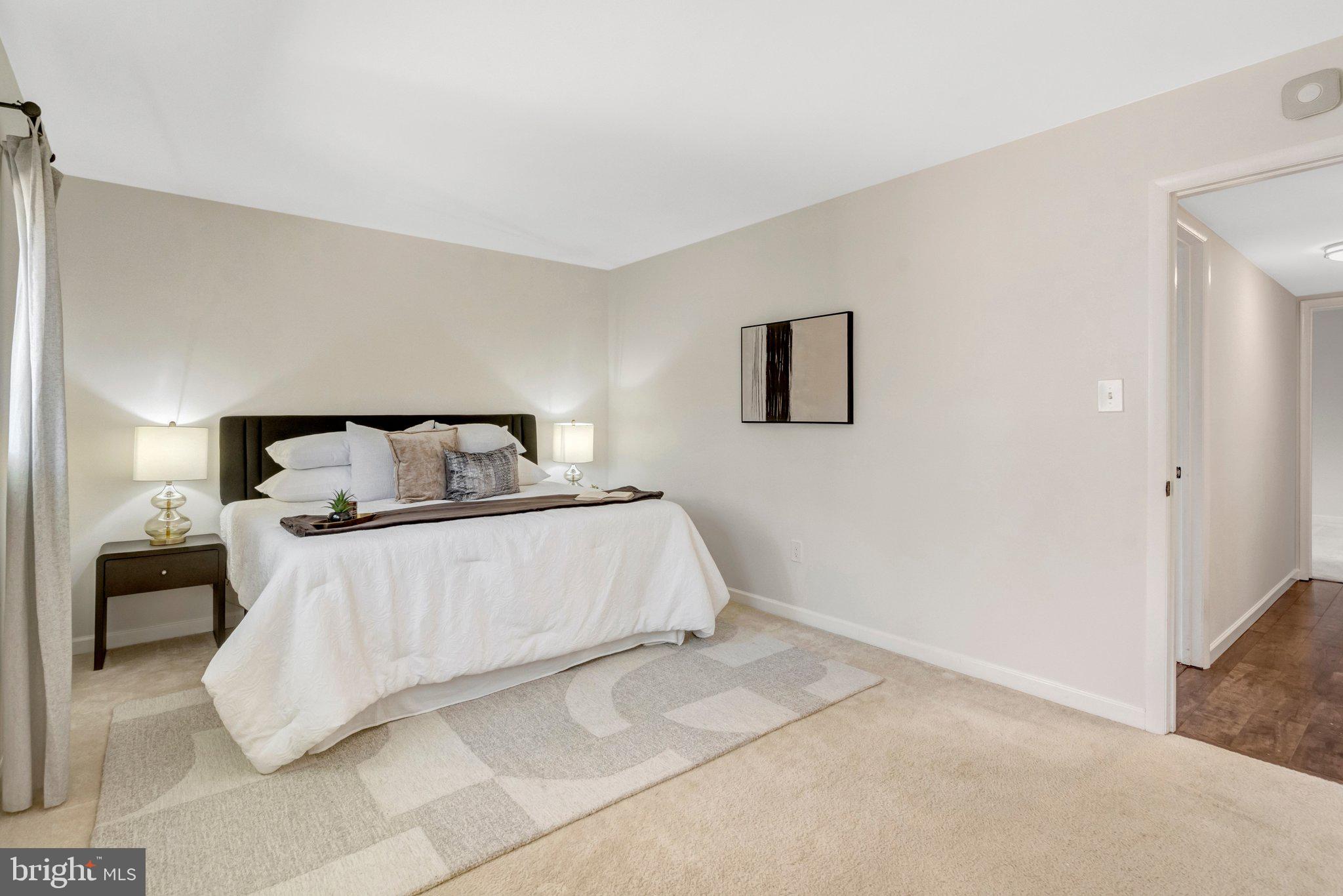MCLEAN HILLS - Residential