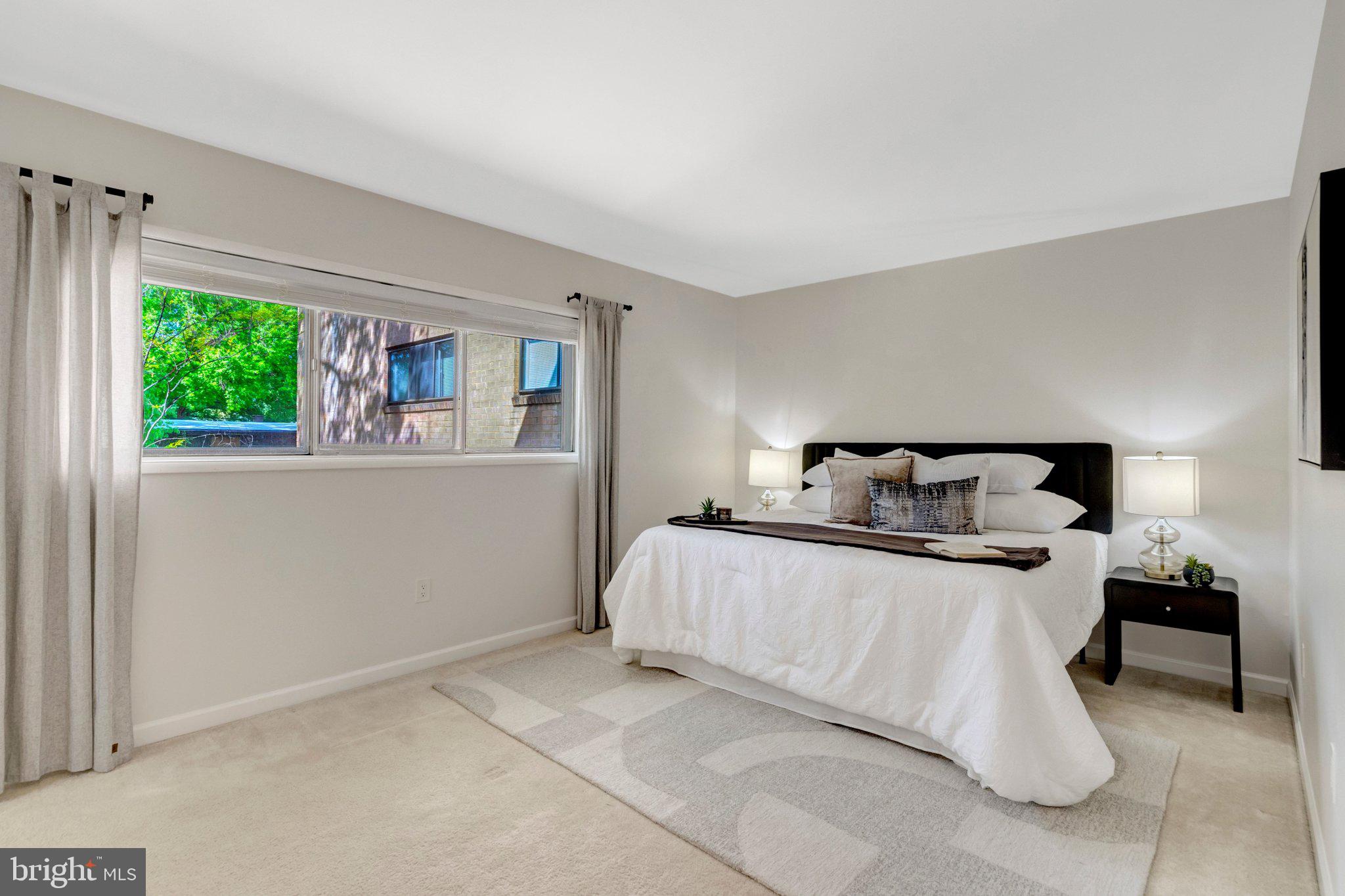 MCLEAN HILLS - Residential