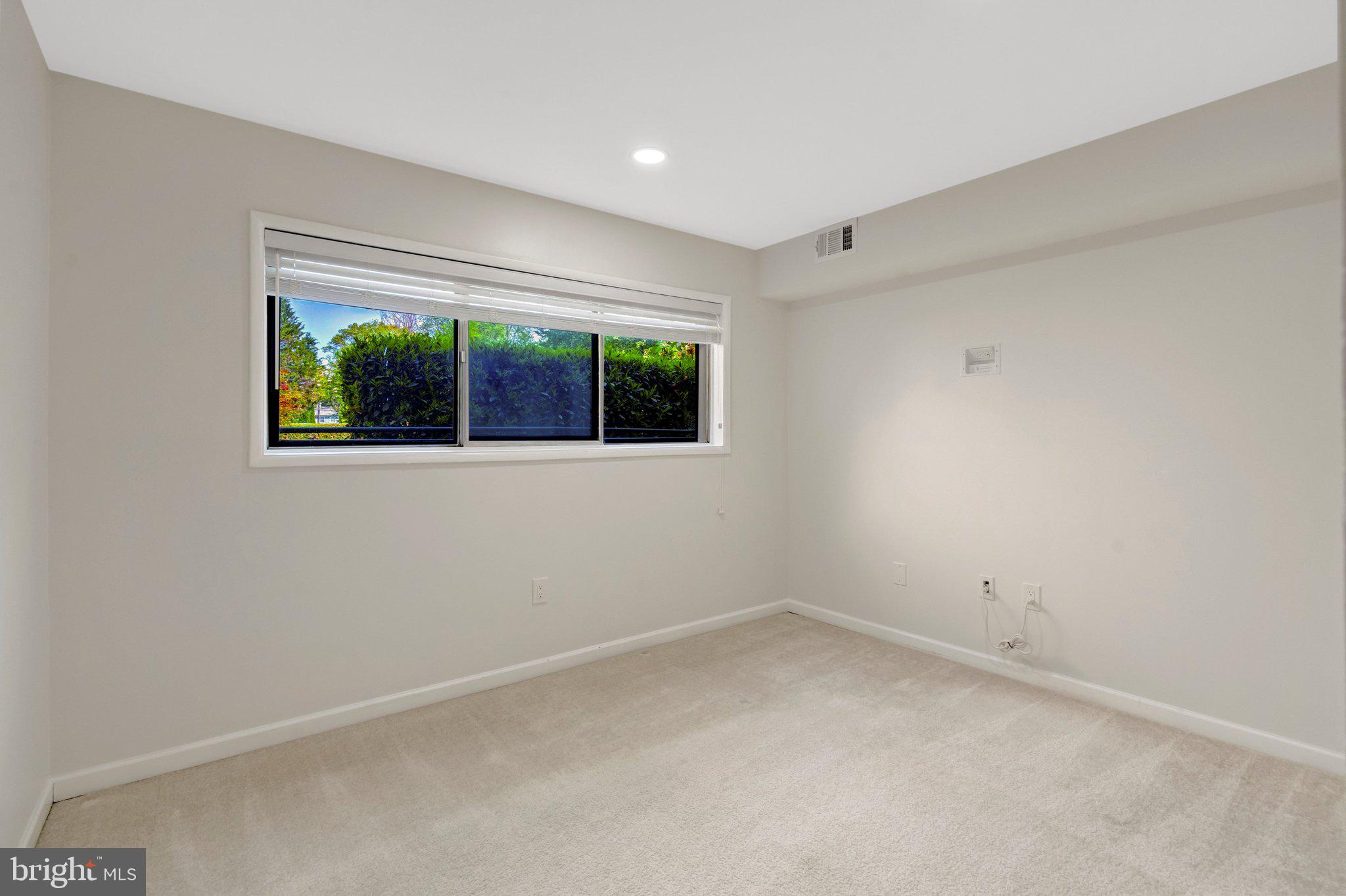 MCLEAN HILLS - Residential