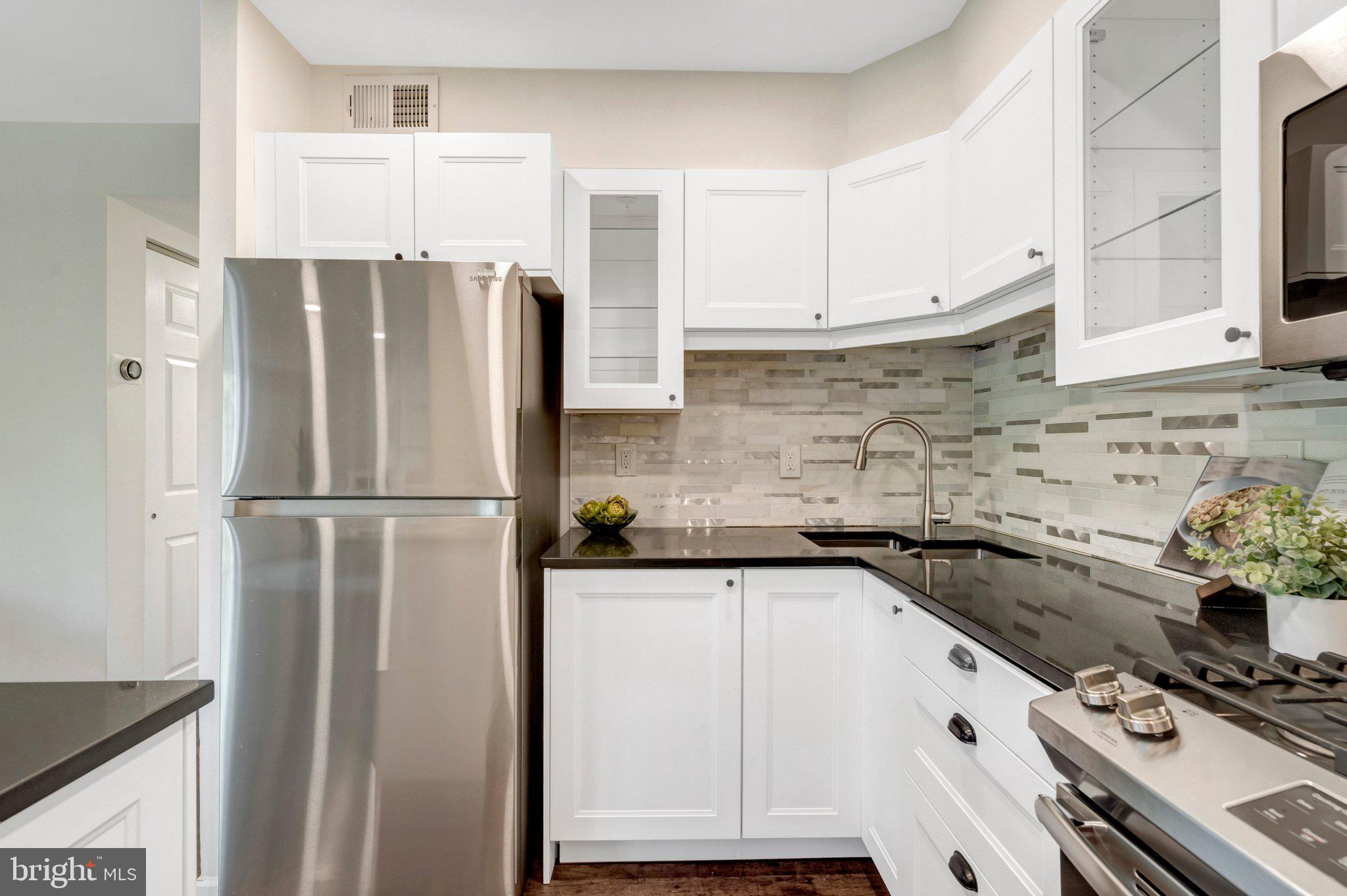 MCLEAN HILLS - Residential