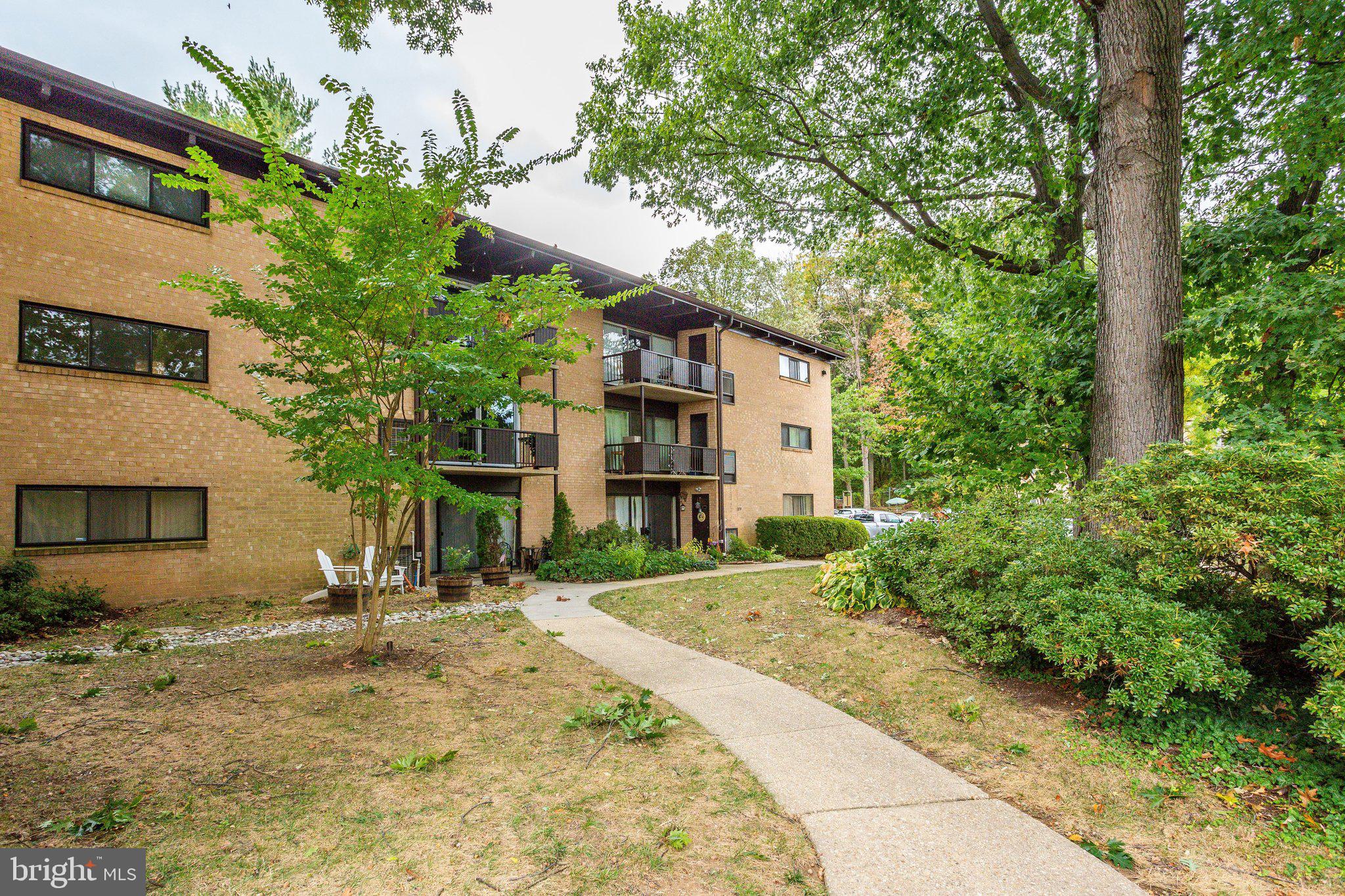 MCLEAN HILLS - Residential