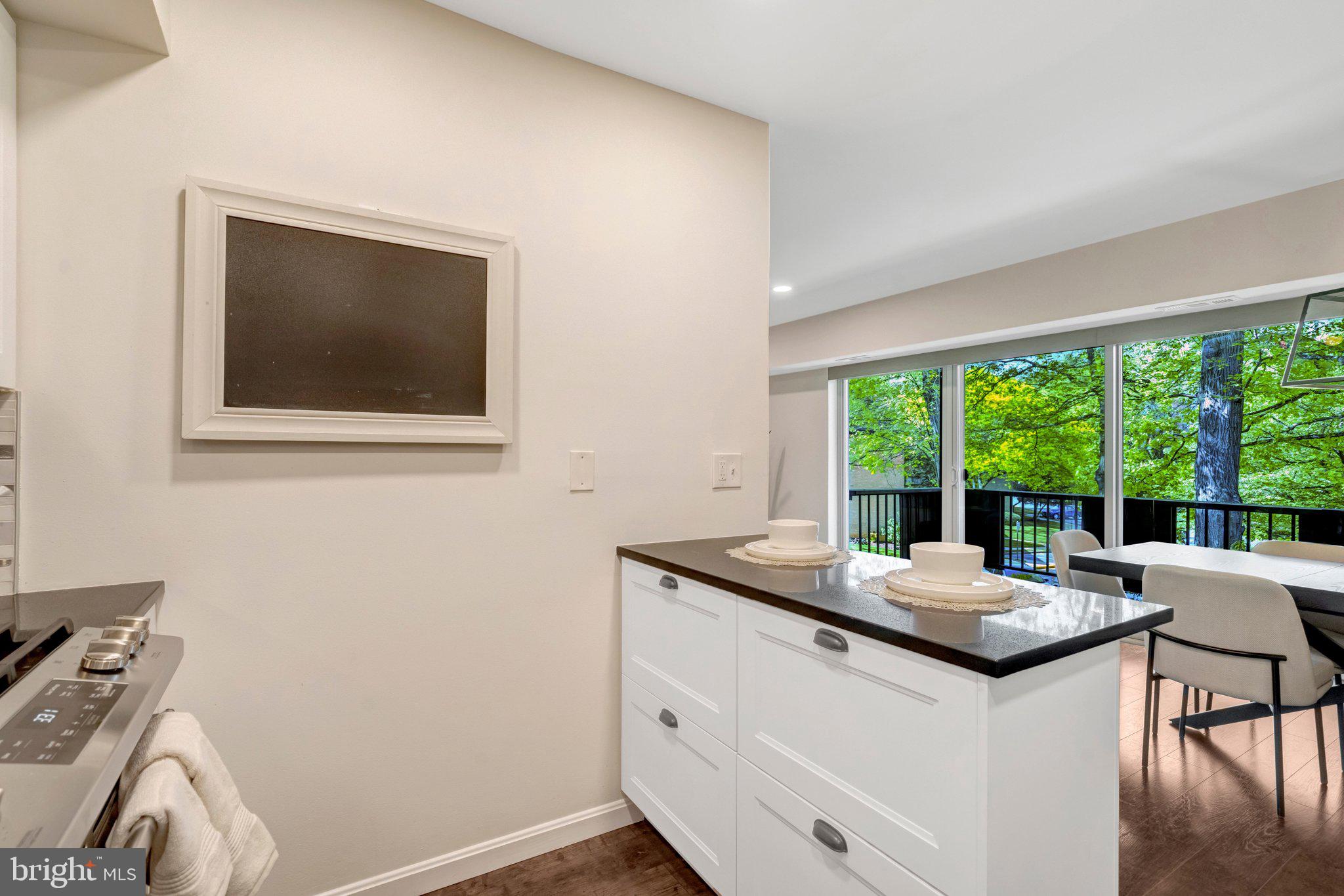 MCLEAN HILLS - Residential