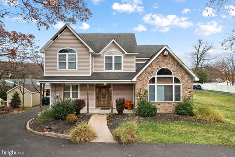 Photo of 827 Hulmeville Road, LANGHORNE, PA 19047 (MLS # PABU2109562)