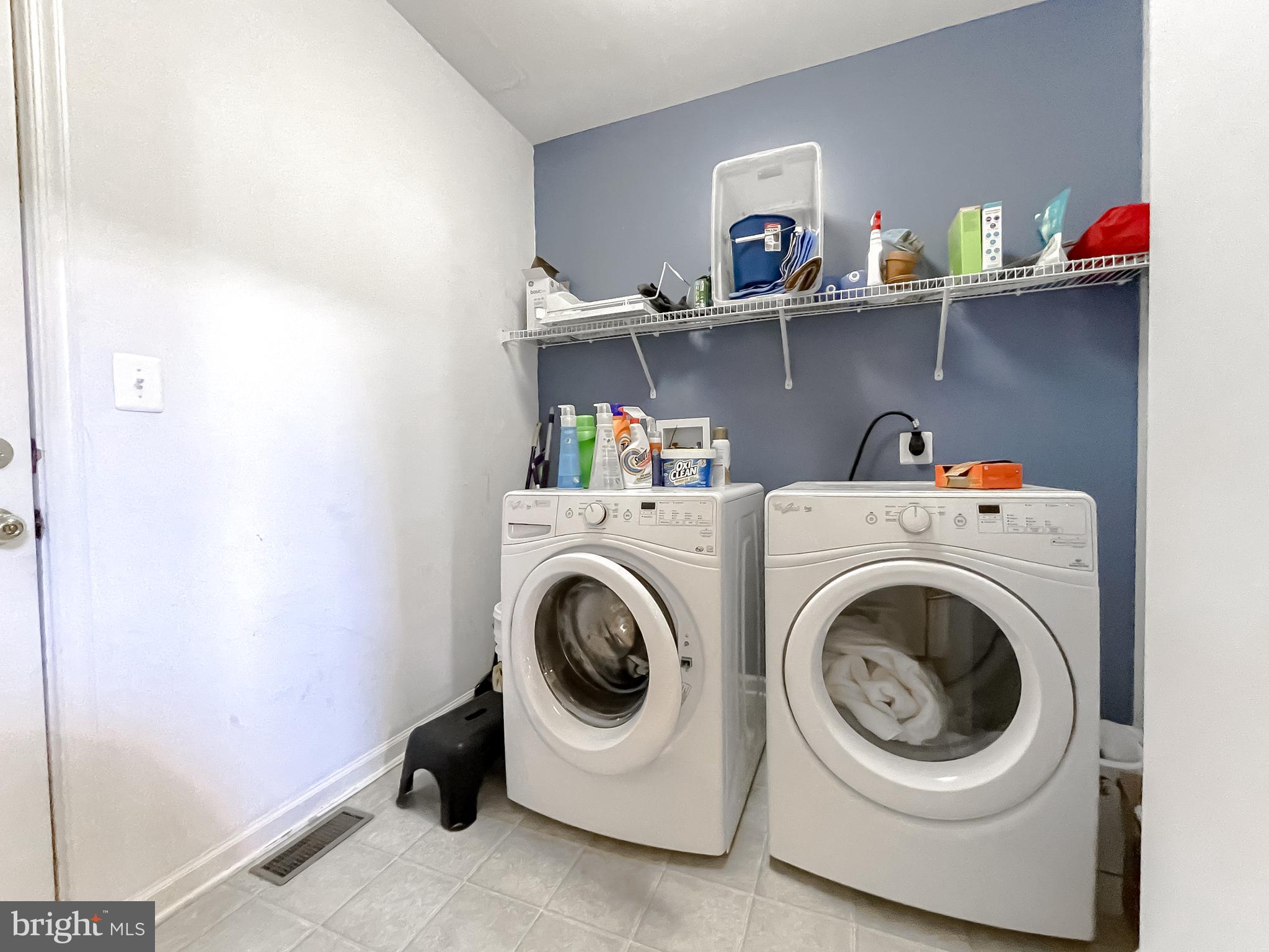 WESTBURY - Residential