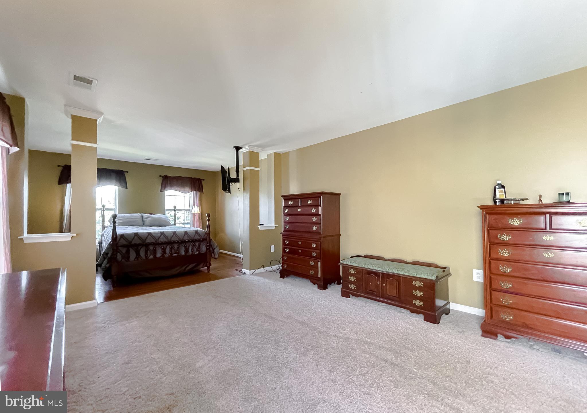 WESTBURY - Residential