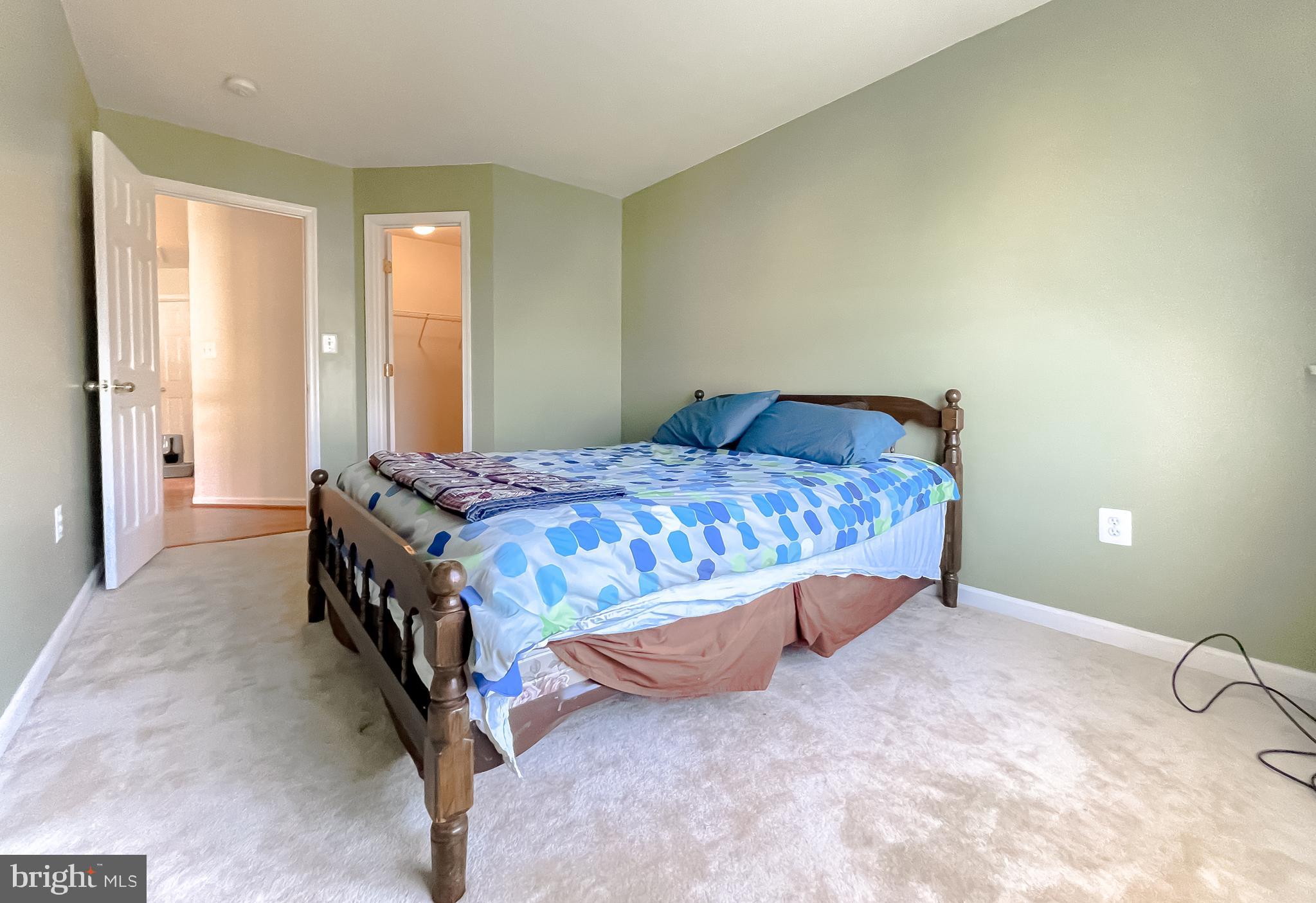 WESTBURY - Residential