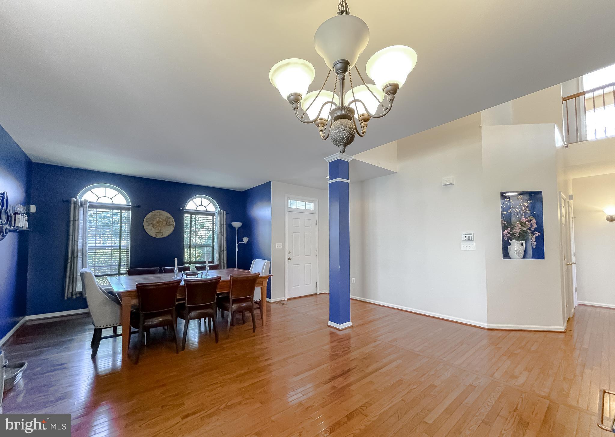 WESTBURY - Residential