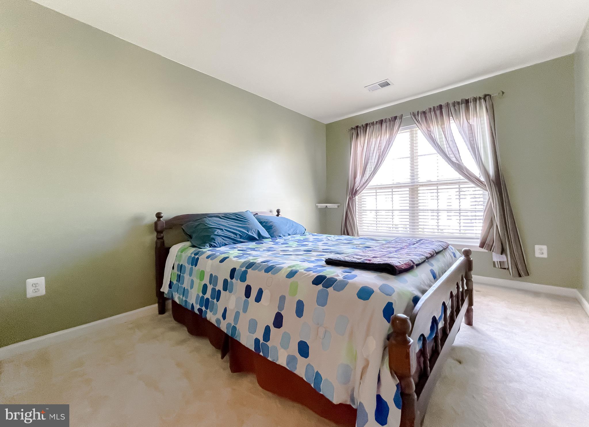 WESTBURY - Residential