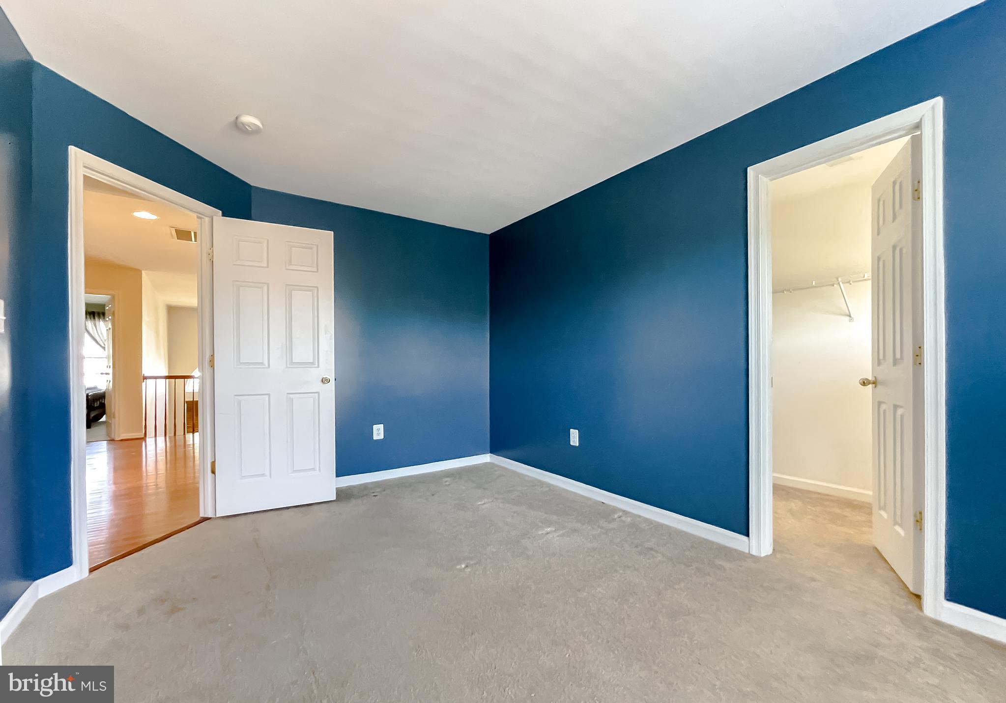 WESTBURY - Residential