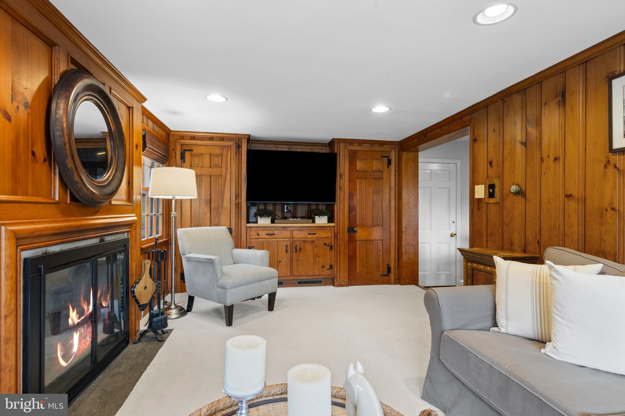 SOUTH WAYNE - Residential