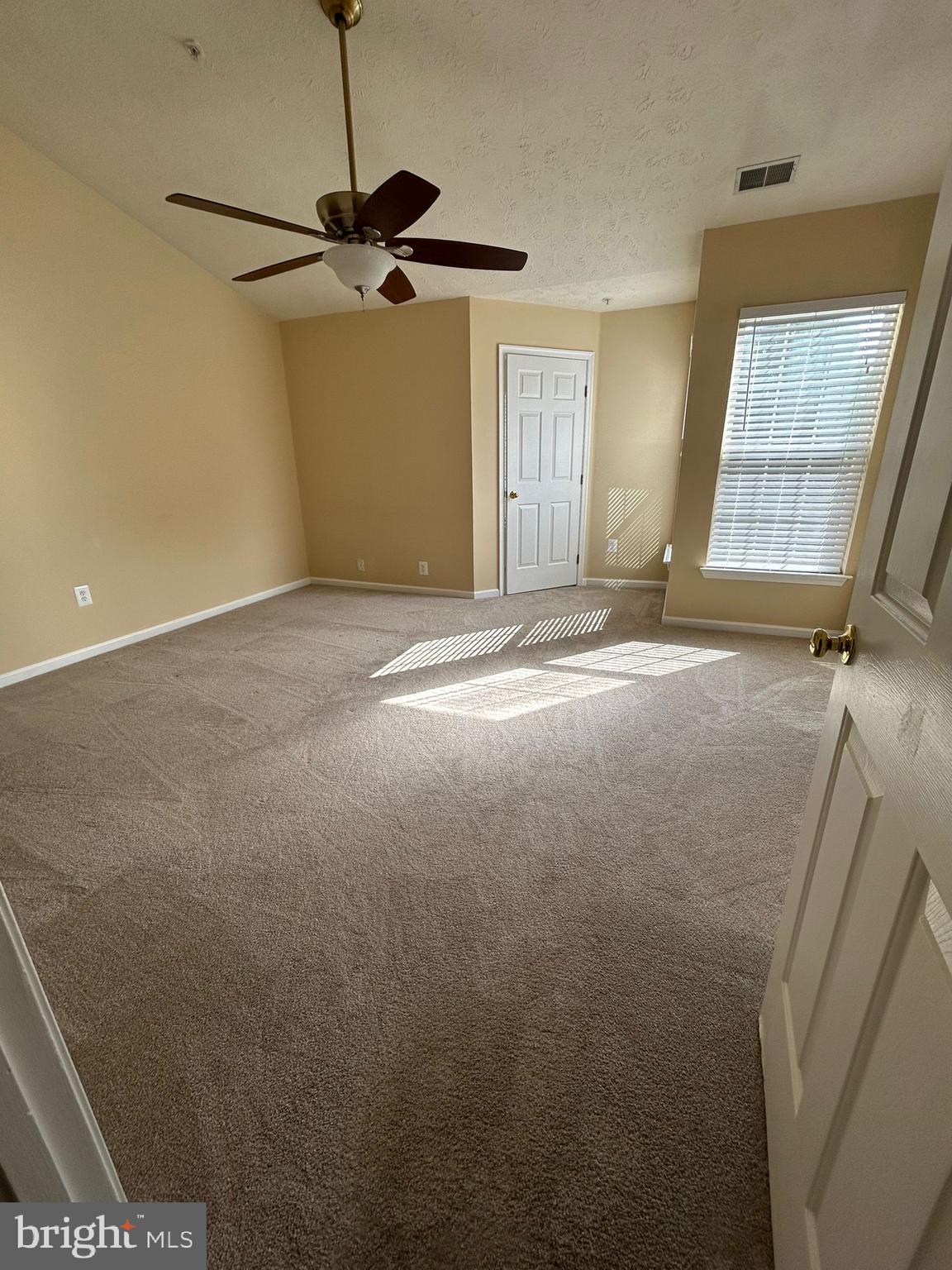 PAPILLON - Residential Lease