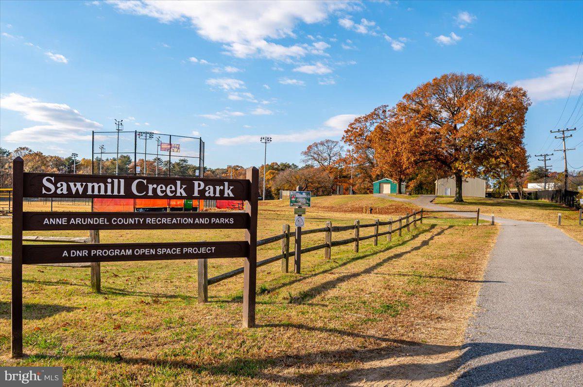 WOODSIDE SQUARE - Residential