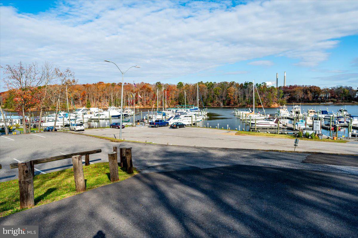 WOODSIDE SQUARE - Residential