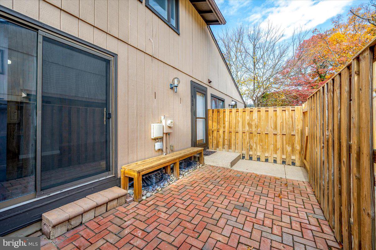 WOODSIDE SQUARE - Residential