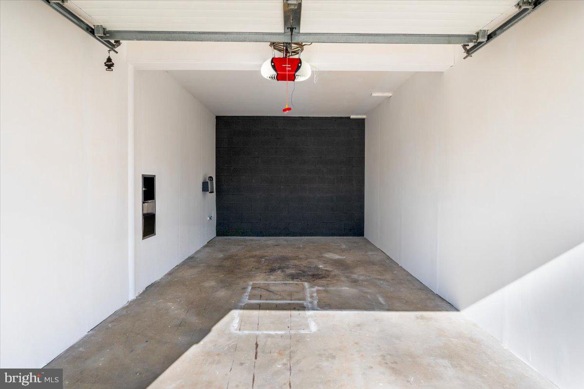 WOODSIDE SQUARE - Residential