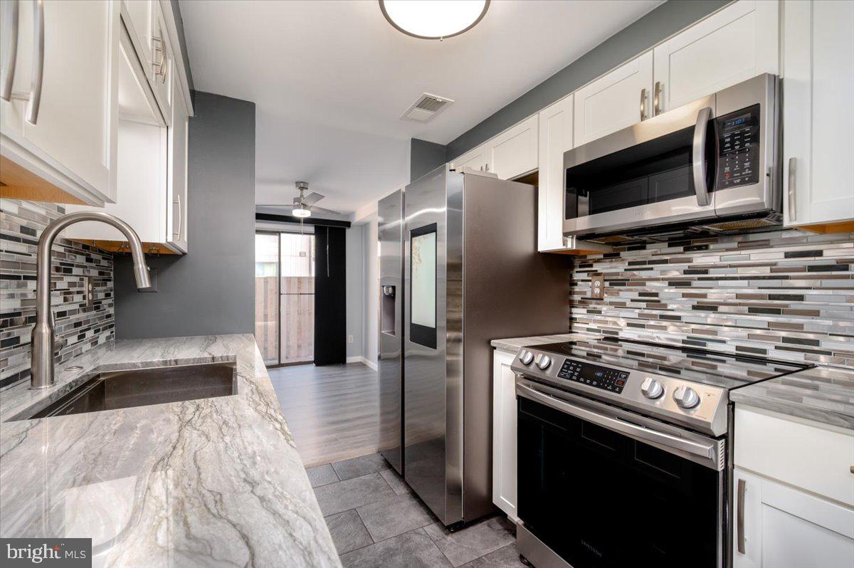 WOODSIDE SQUARE - Residential