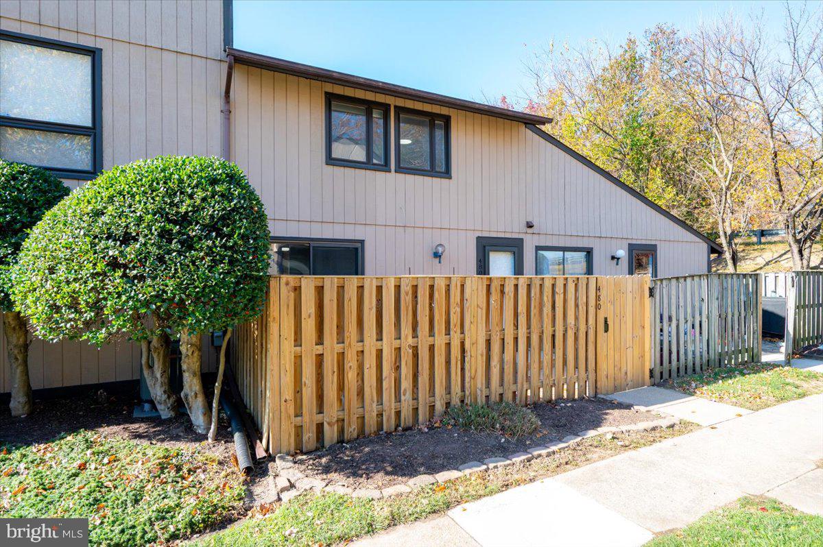 WOODSIDE SQUARE - Residential