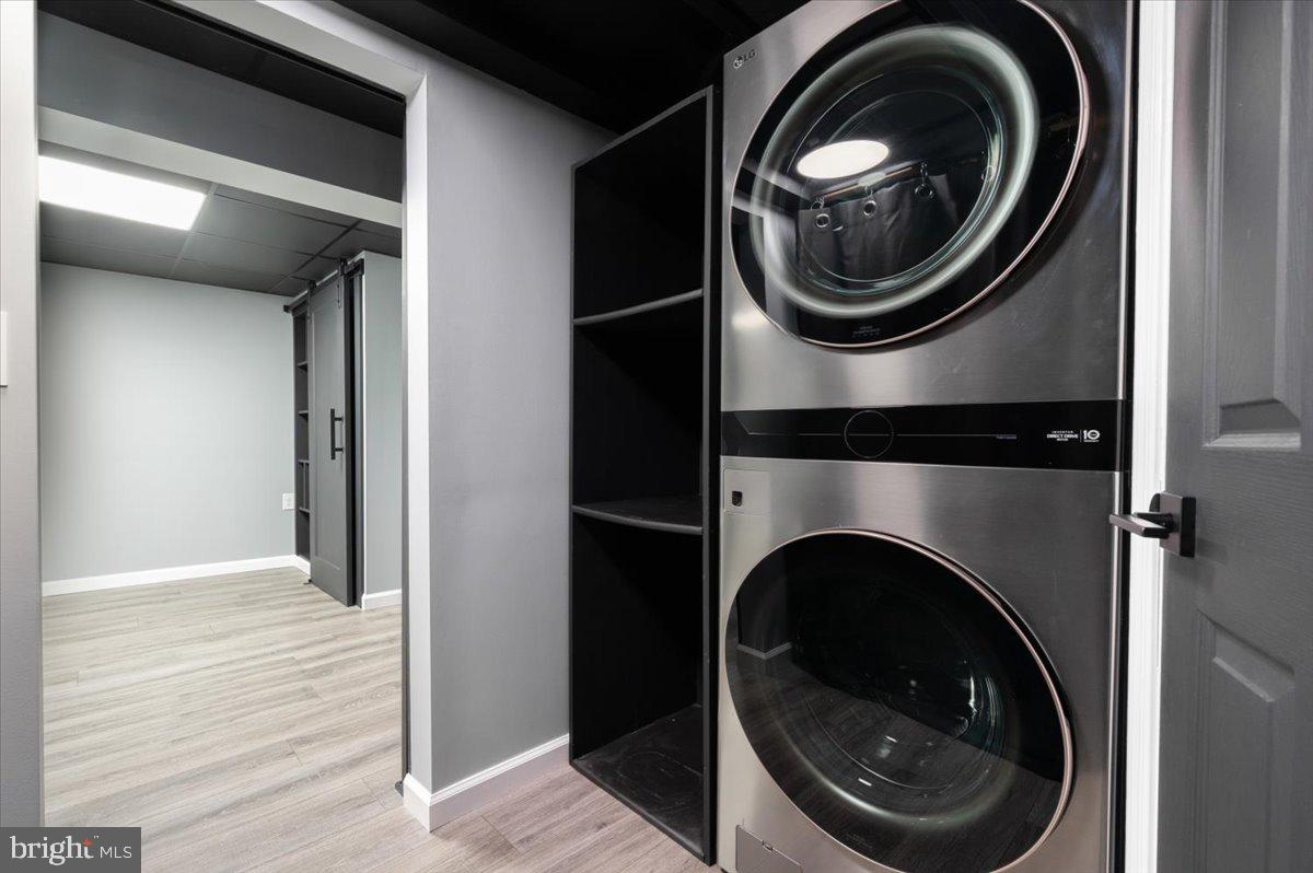 WOODSIDE SQUARE - Residential