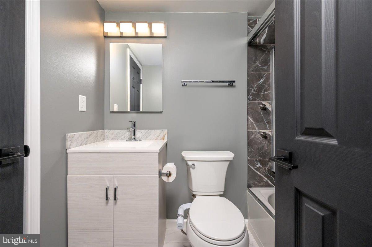 WOODSIDE SQUARE - Residential