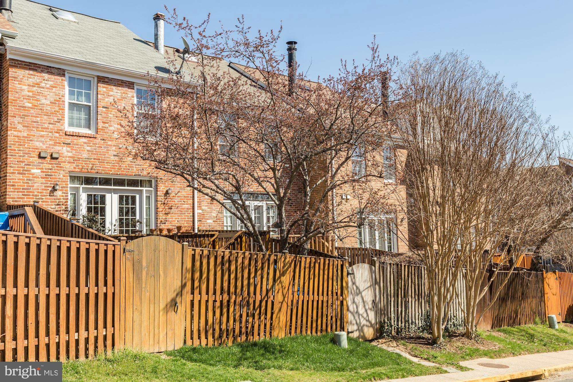 SHUTERS HILL - Residential Lease