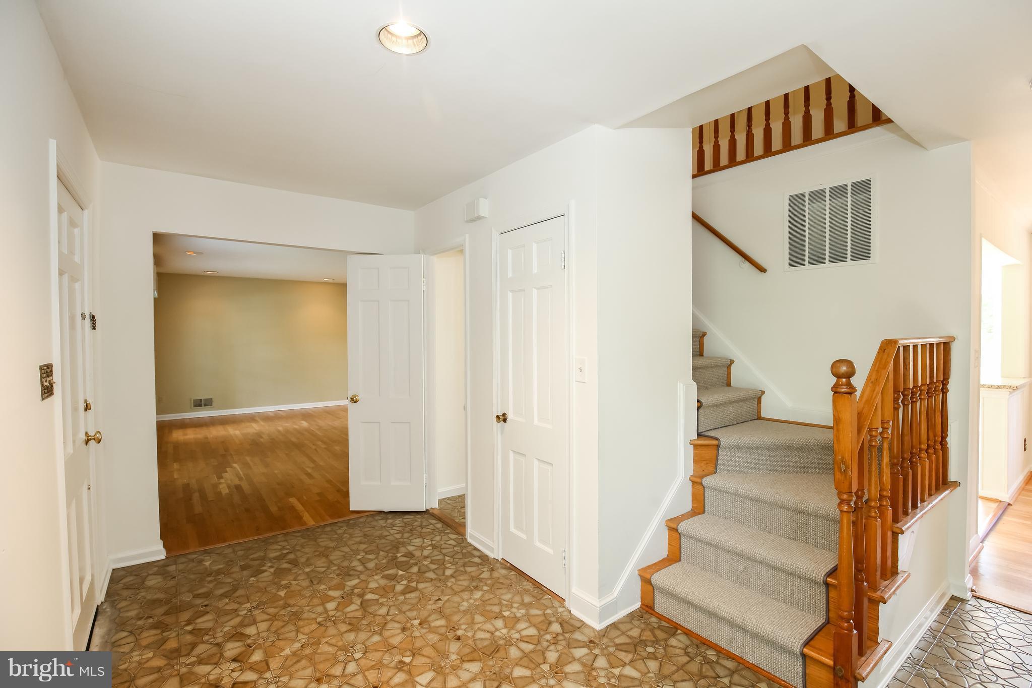 POTOMAC OUTSIDE - Residential Lease