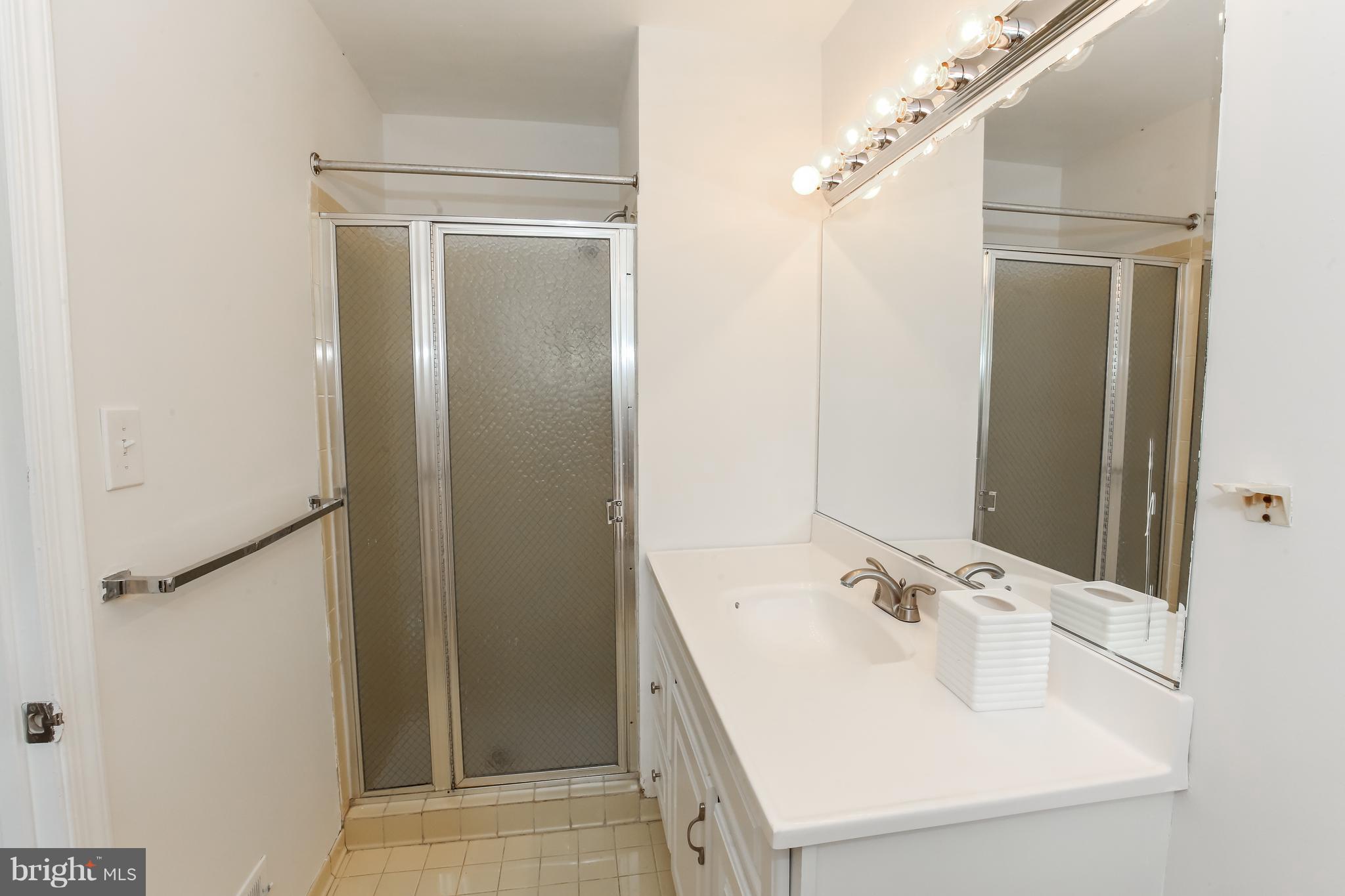 POTOMAC OUTSIDE - Residential Lease