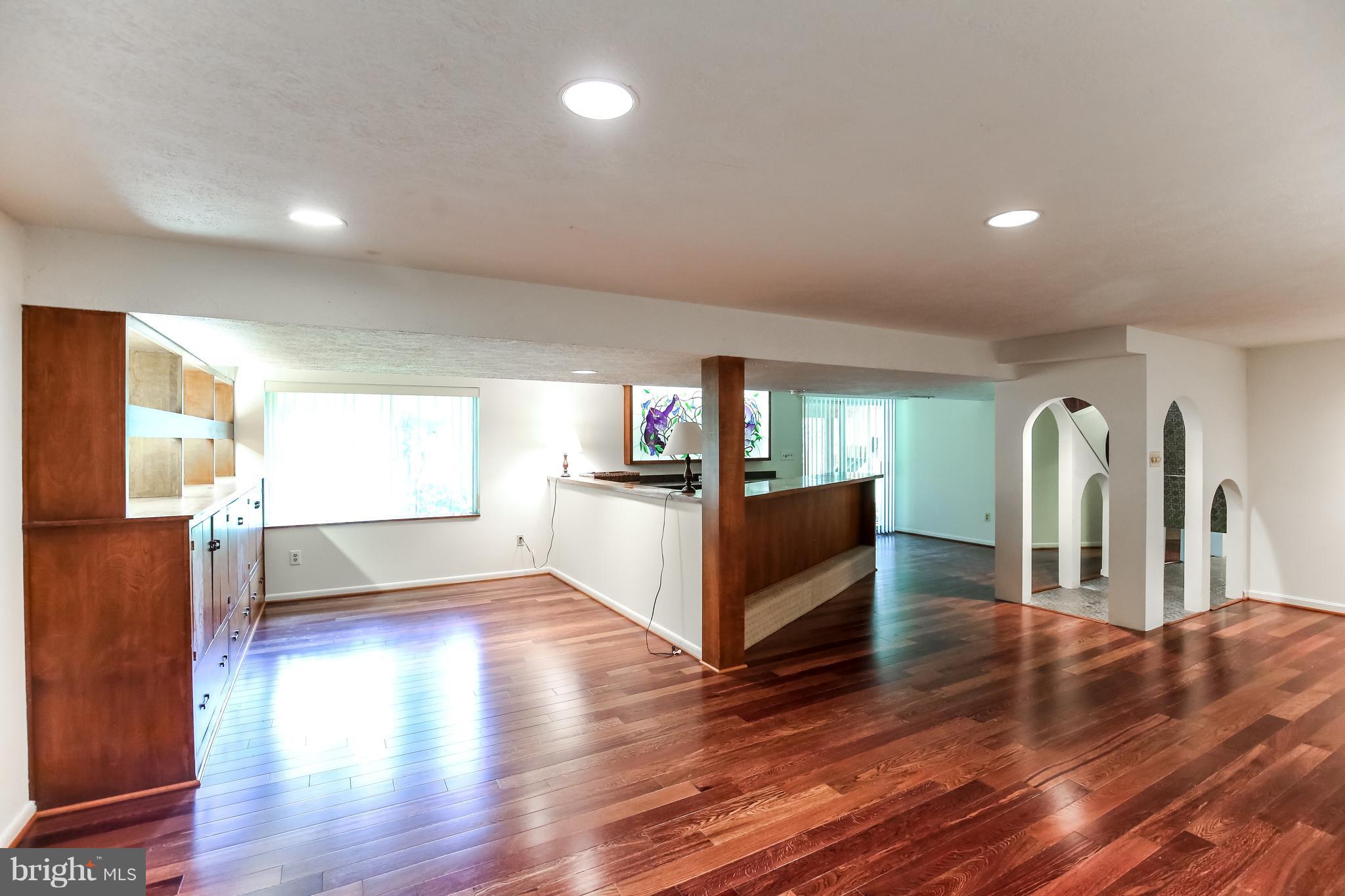 POTOMAC OUTSIDE - Residential Lease