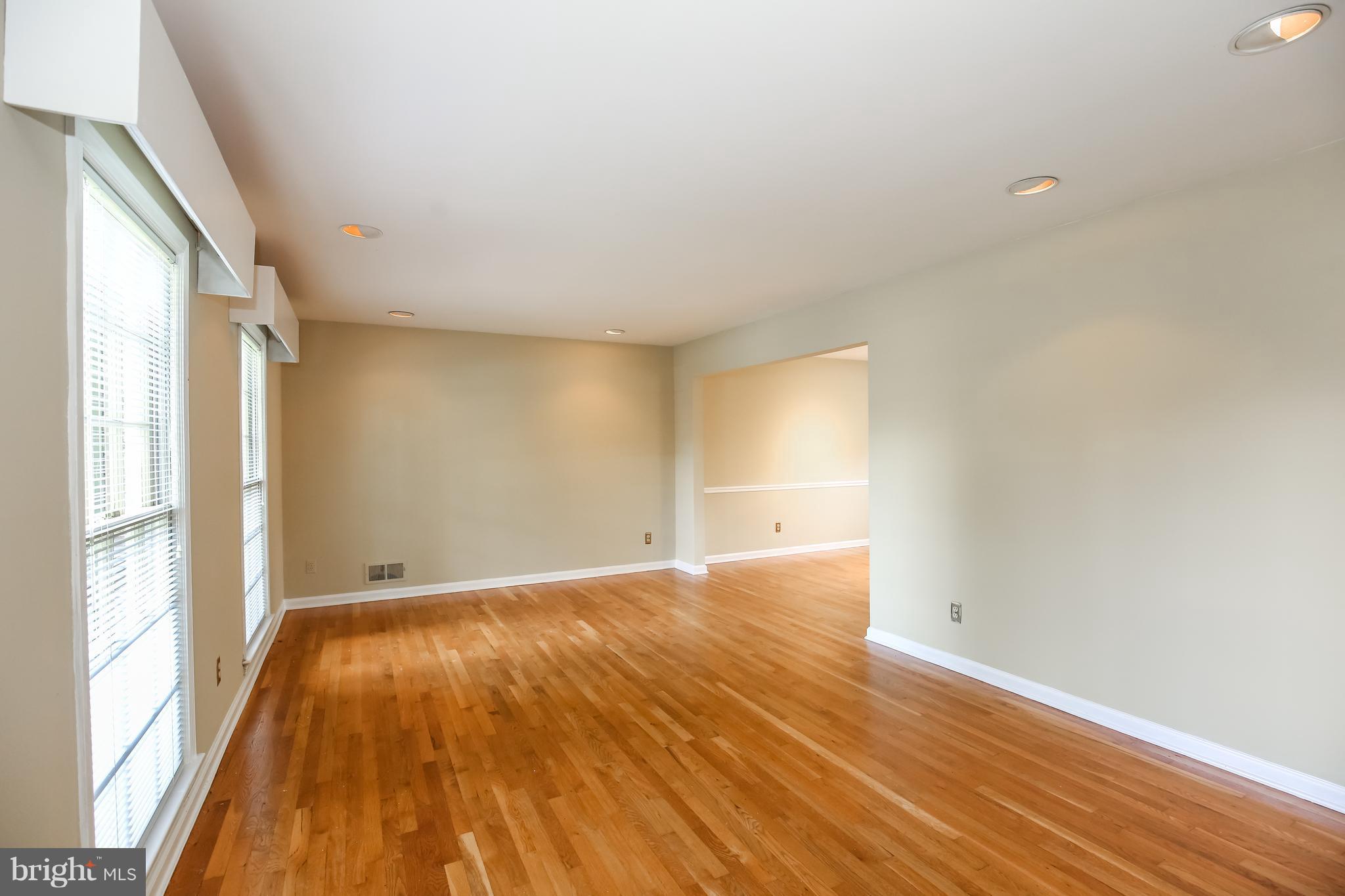 POTOMAC OUTSIDE - Residential Lease