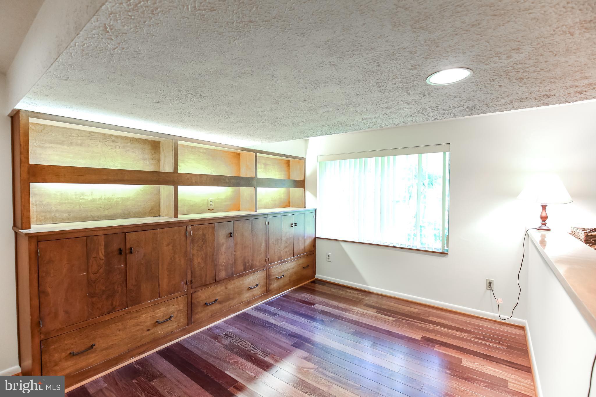 POTOMAC OUTSIDE - Residential Lease