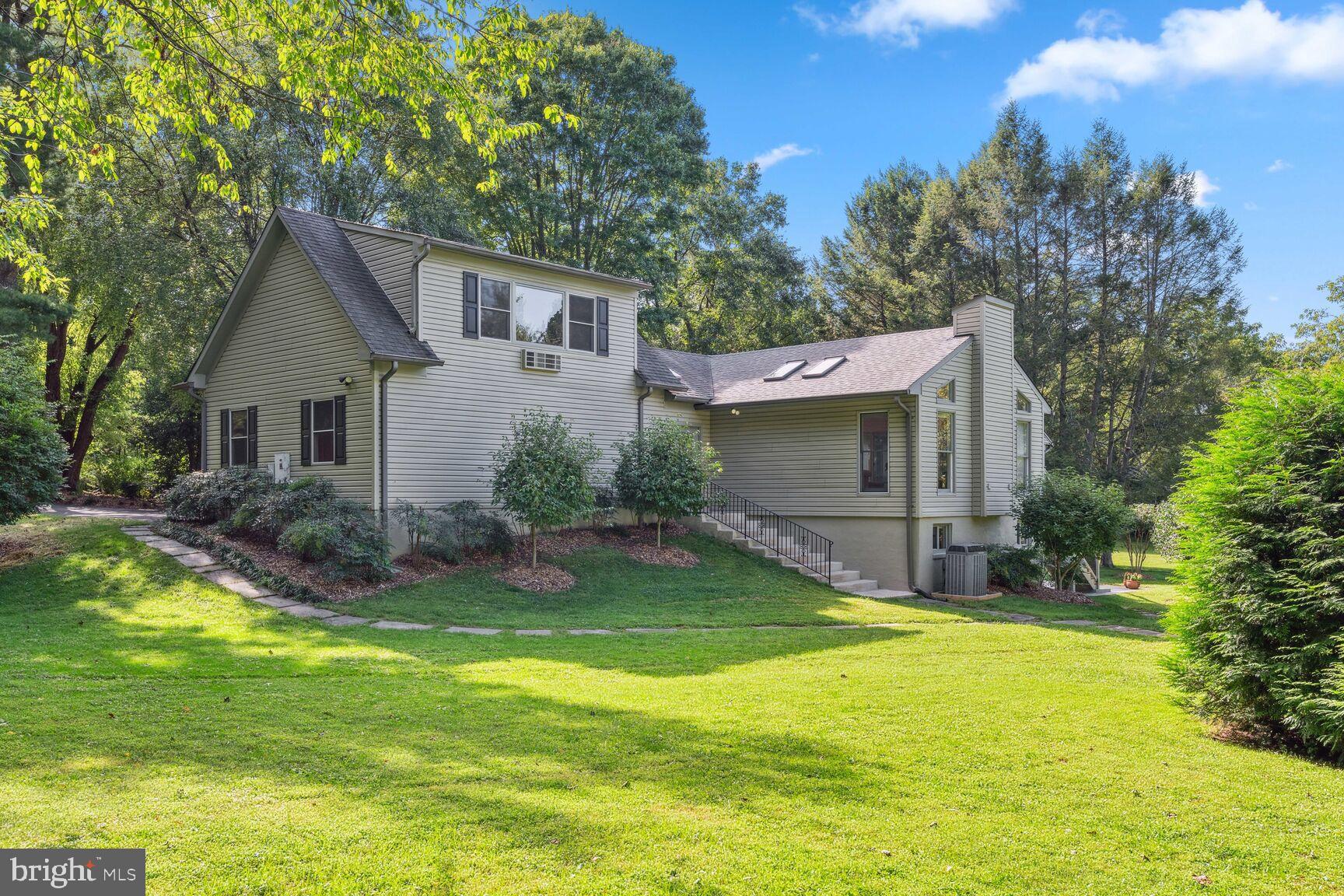 POTOMAC OUTSIDE - Residential