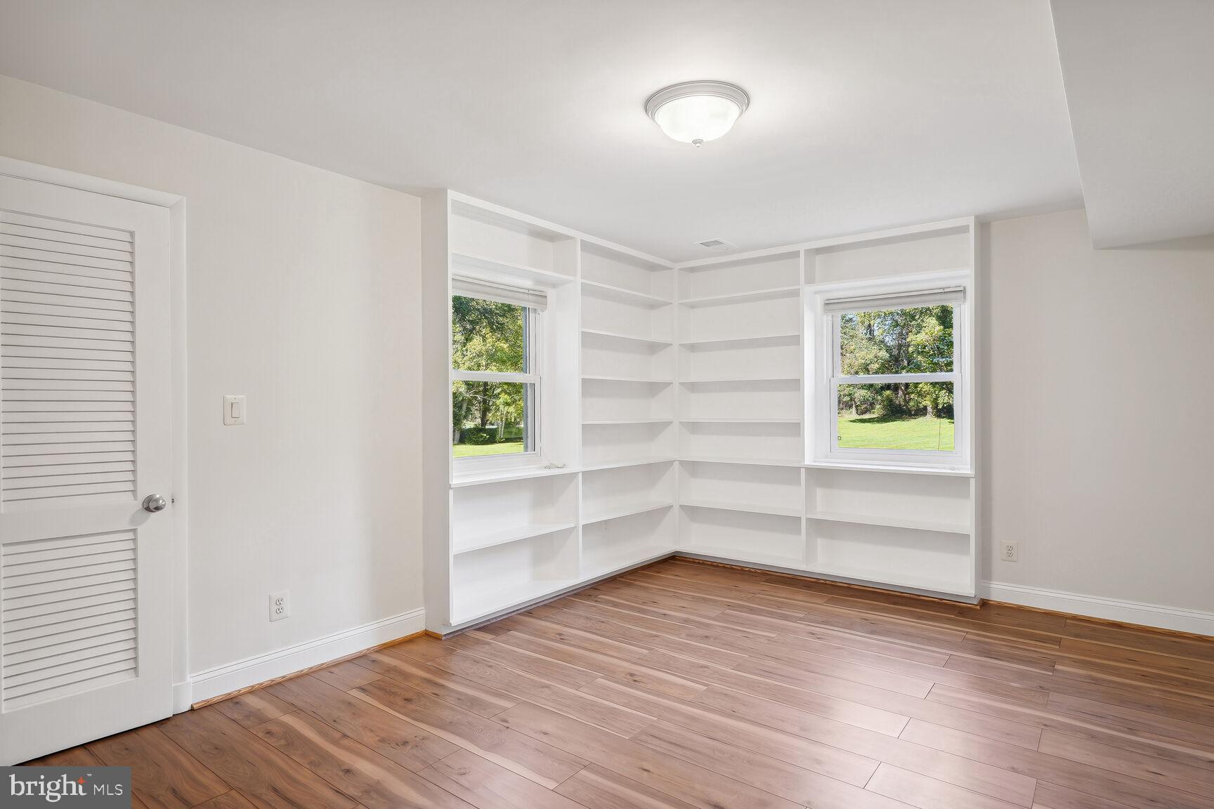 POTOMAC OUTSIDE - Residential