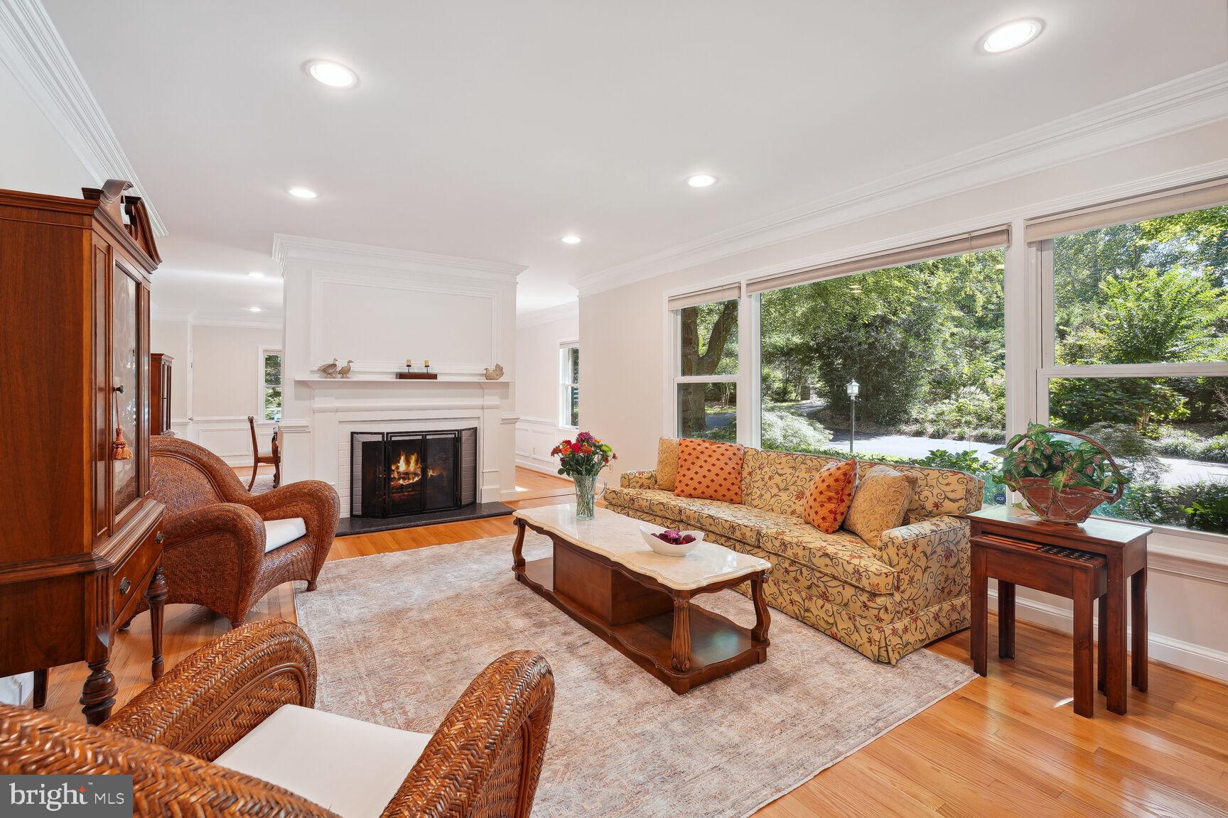 POTOMAC OUTSIDE - Residential