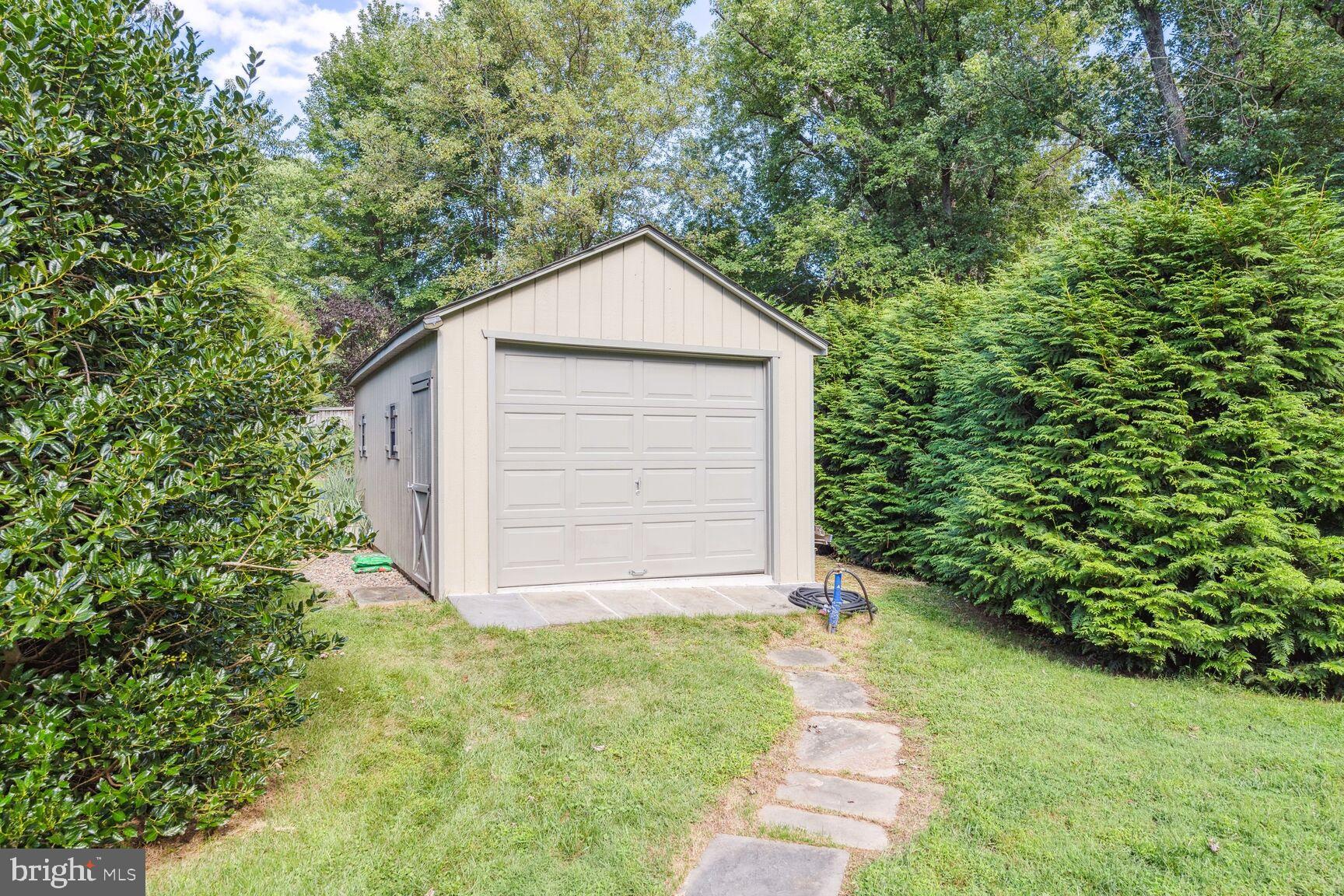 POTOMAC OUTSIDE - Residential