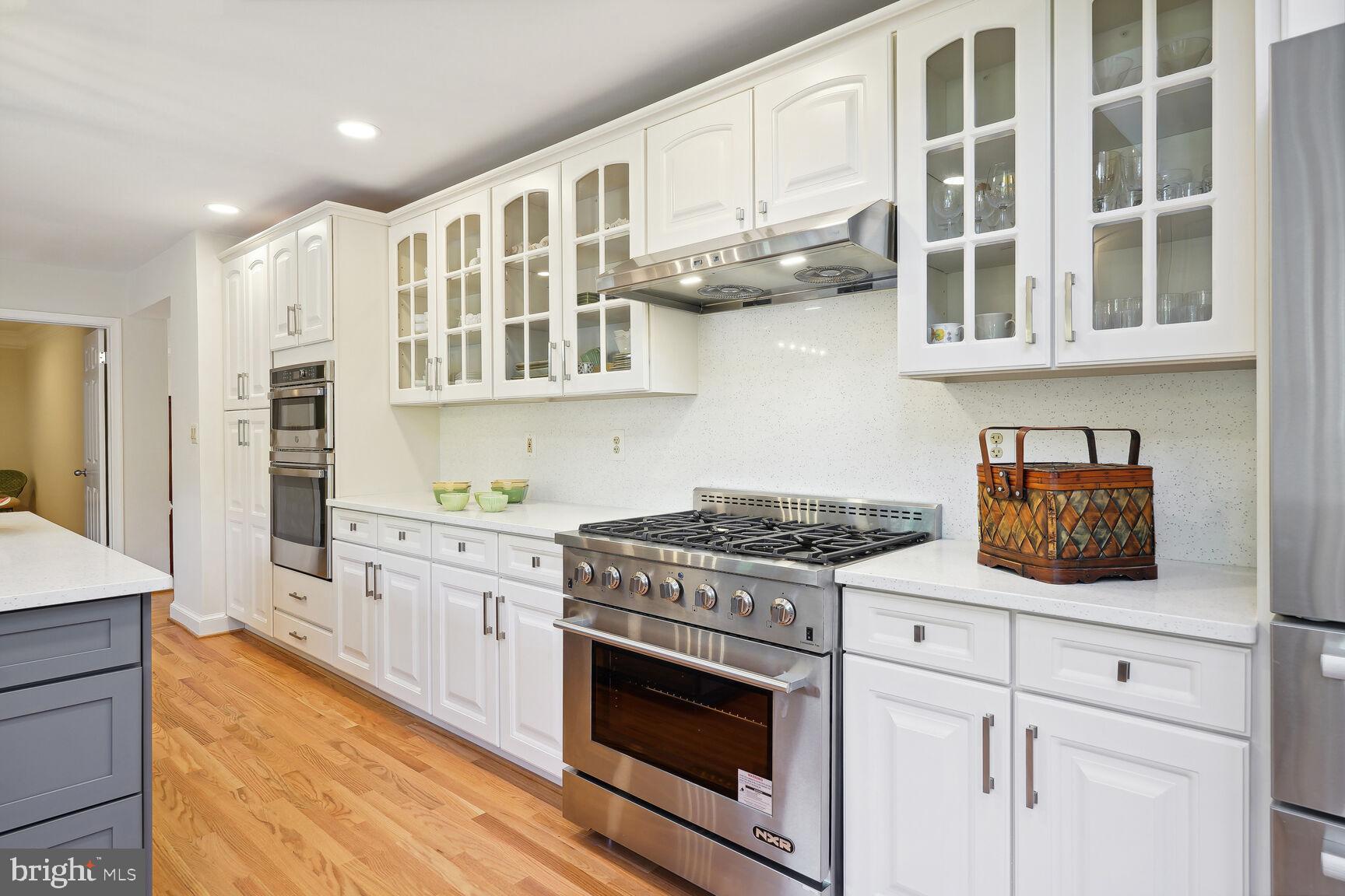 POTOMAC OUTSIDE - Residential