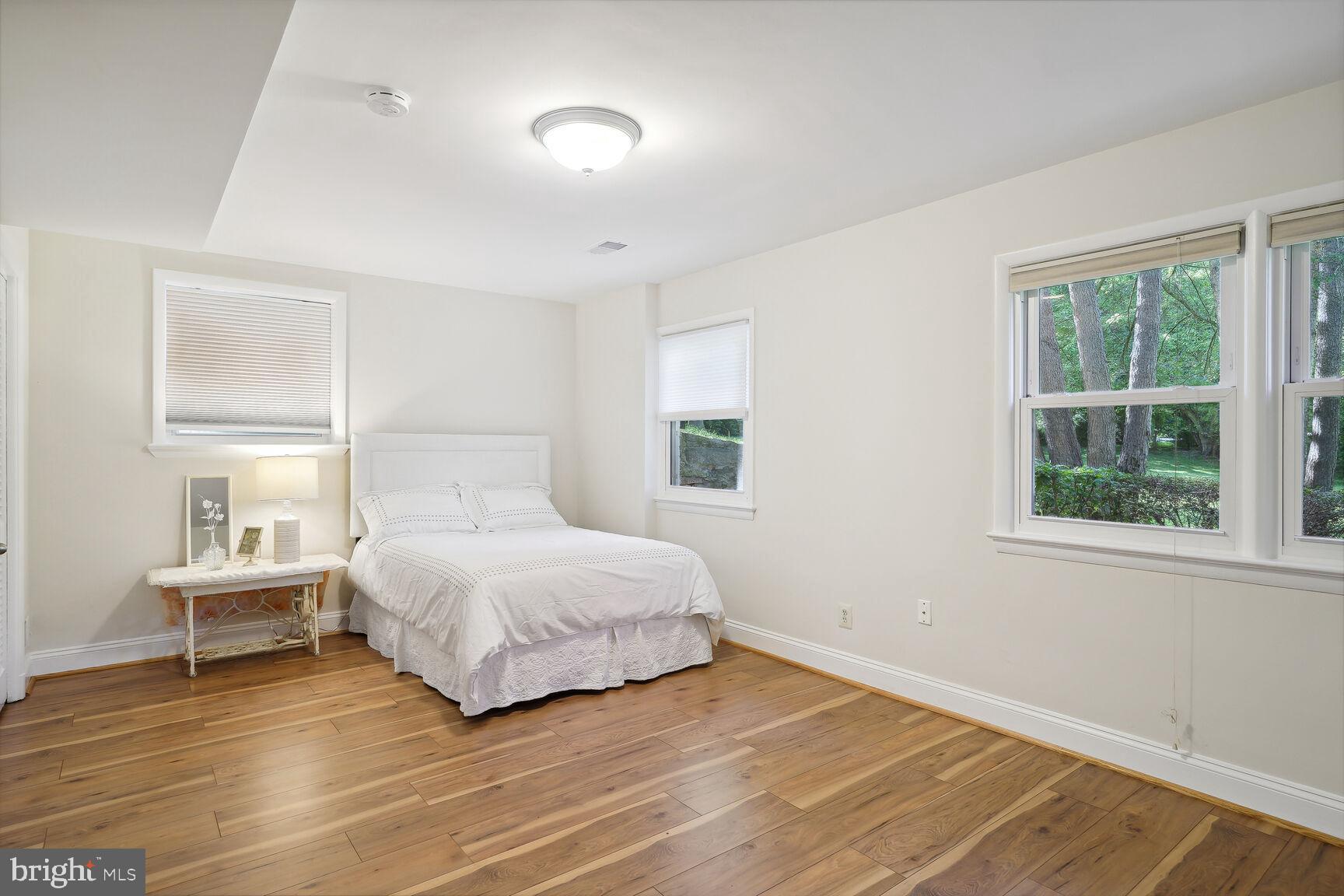 POTOMAC OUTSIDE - Residential