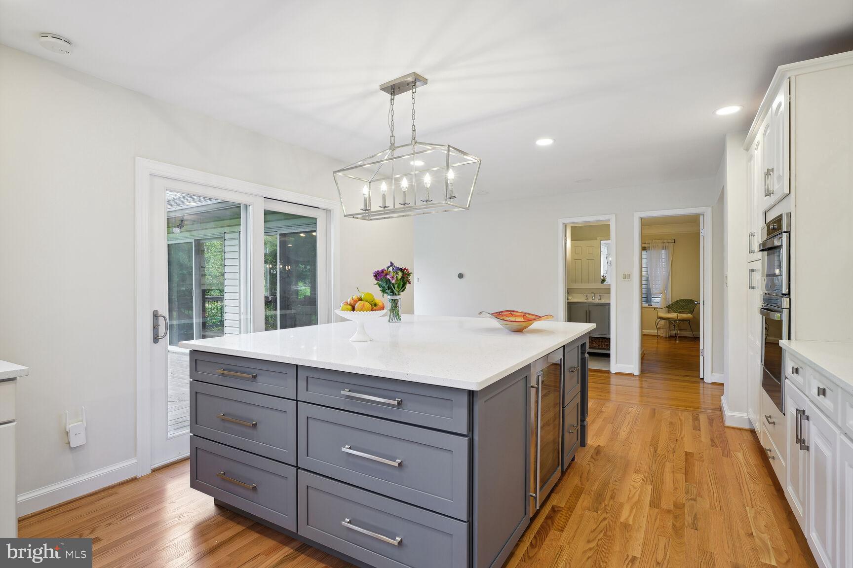 POTOMAC OUTSIDE - Residential