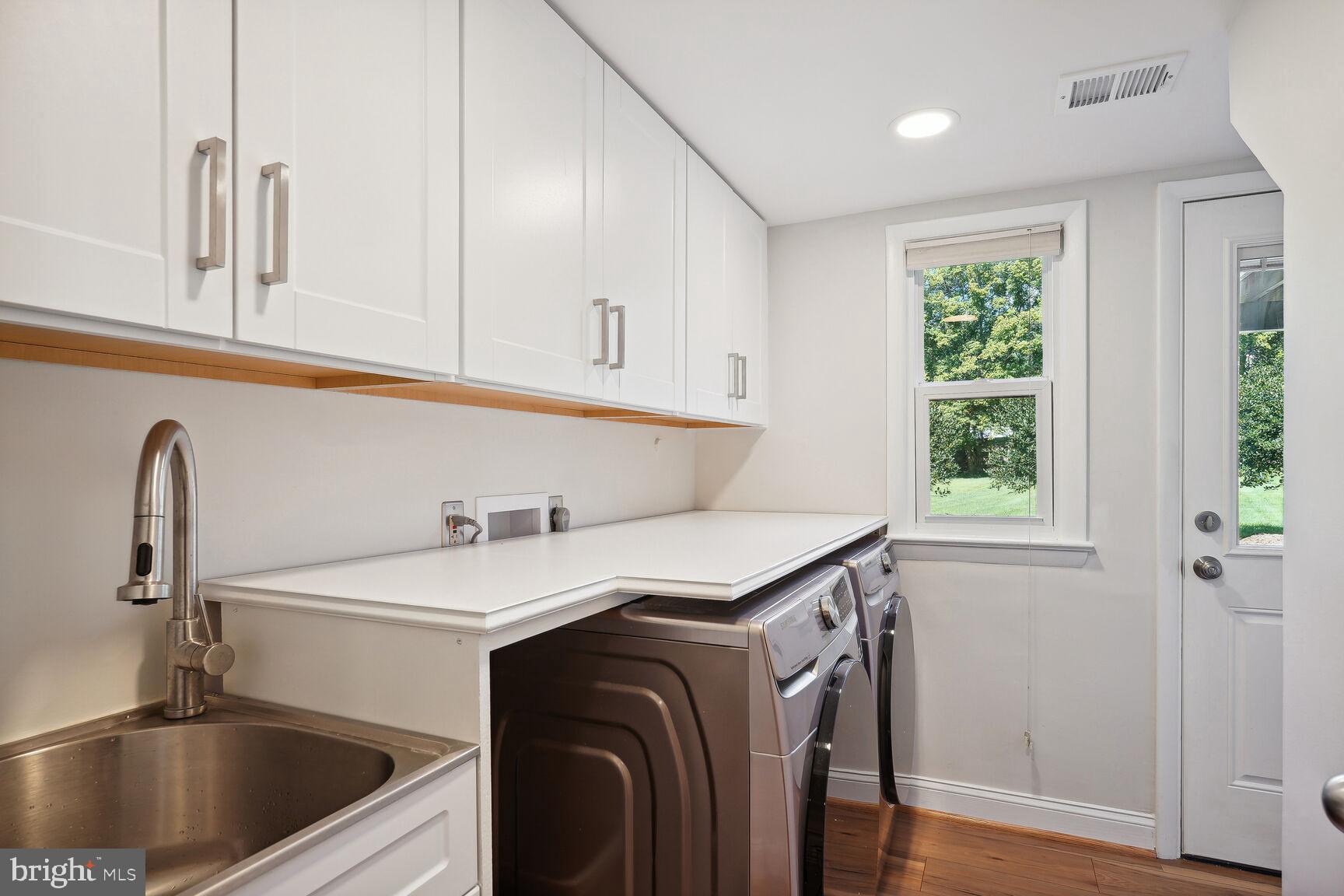 POTOMAC OUTSIDE - Residential