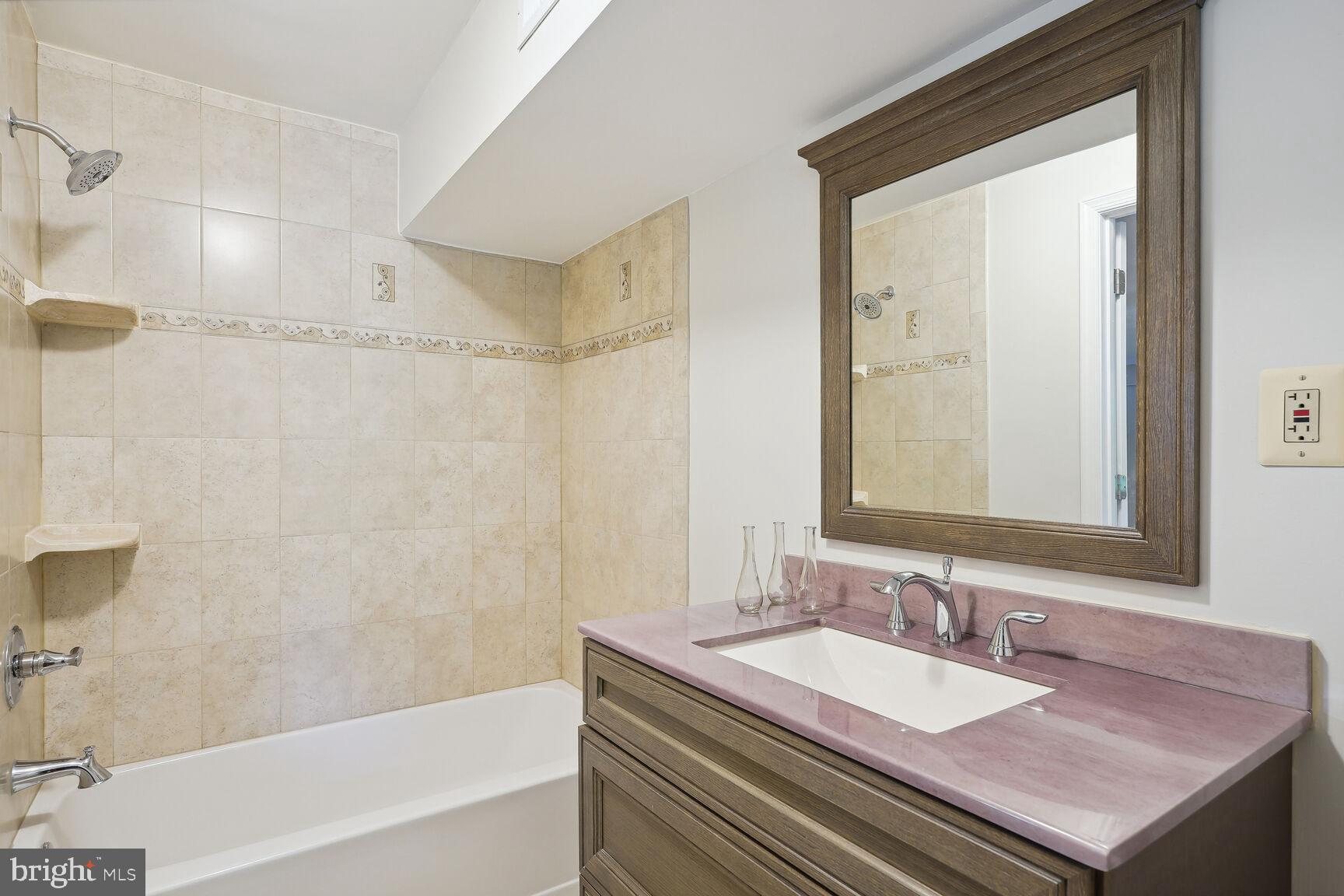 POTOMAC OUTSIDE - Residential