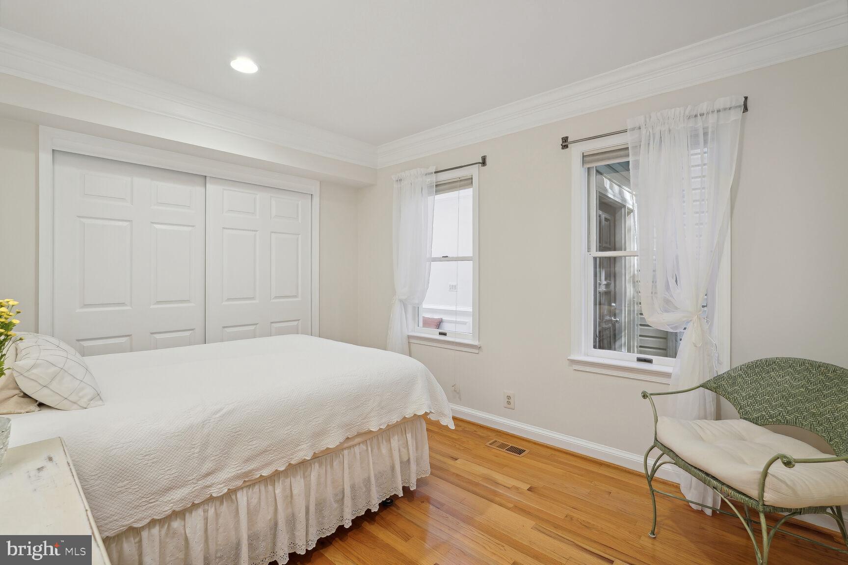 POTOMAC OUTSIDE - Residential