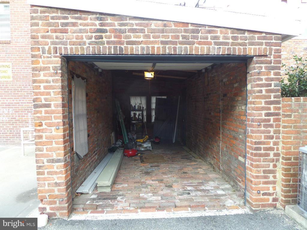 OLD TOWN - Residential Lease